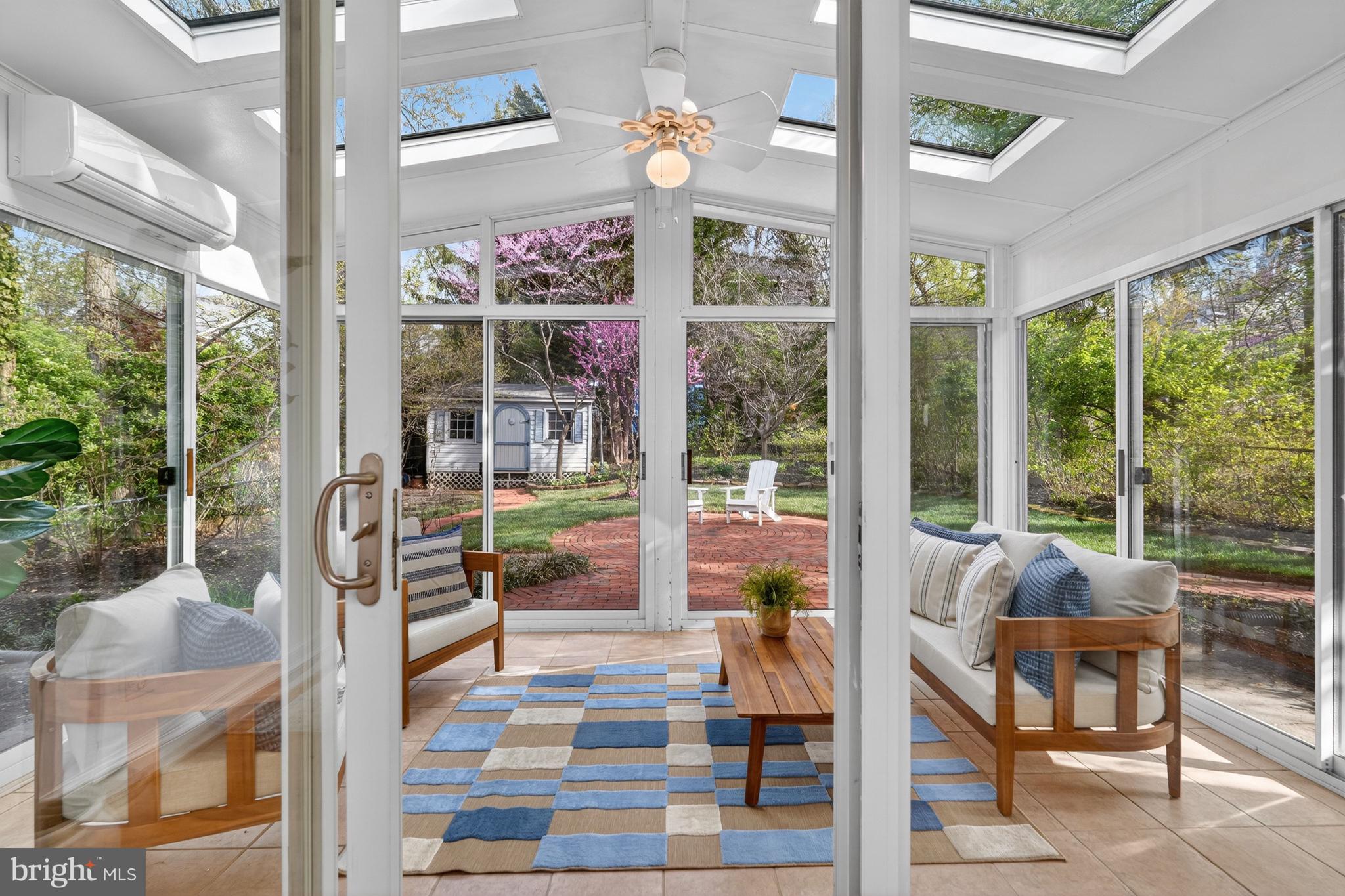 GREENWICH FOREST - Residential