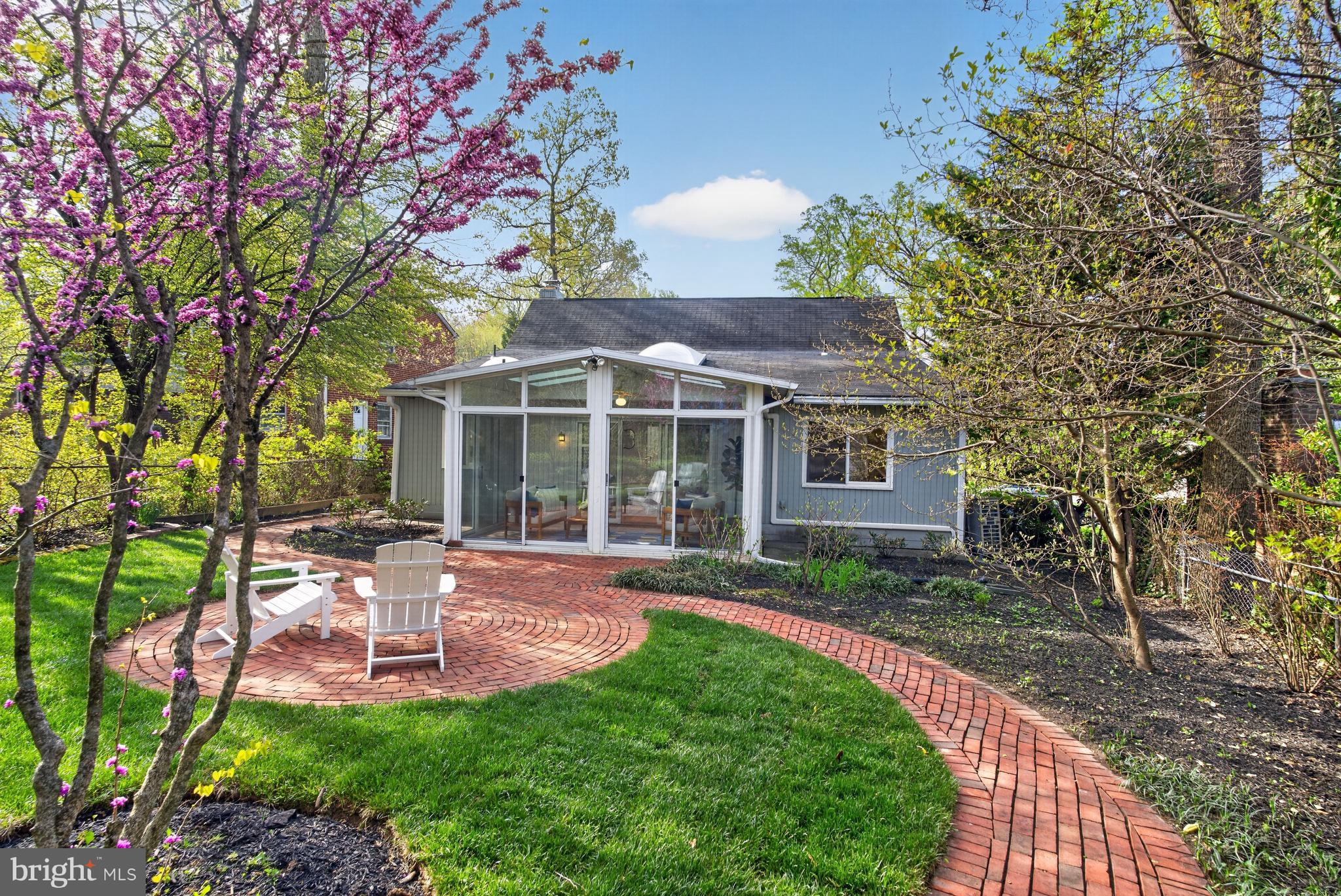 GREENWICH FOREST - Residential