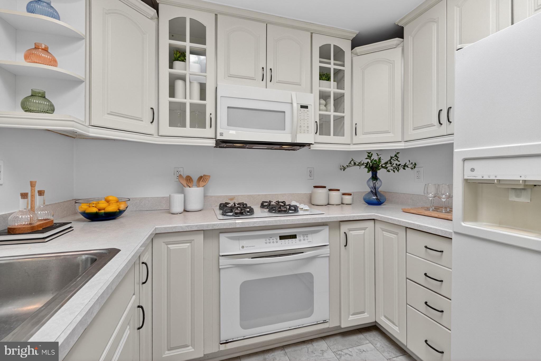 GREENWICH FOREST - Residential