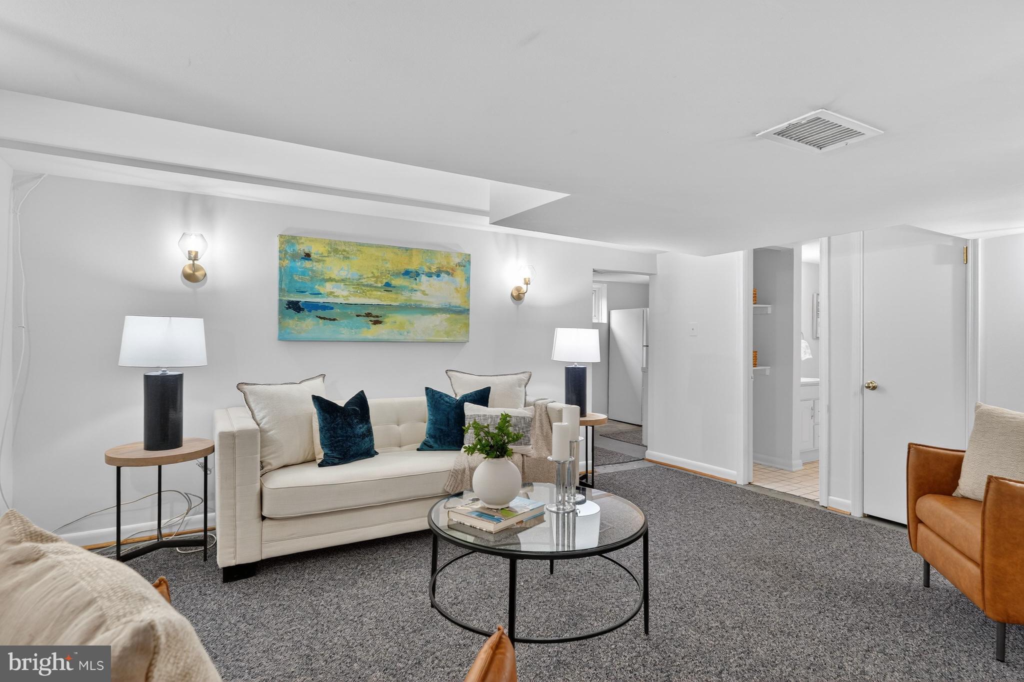 GREENWICH FOREST - Residential