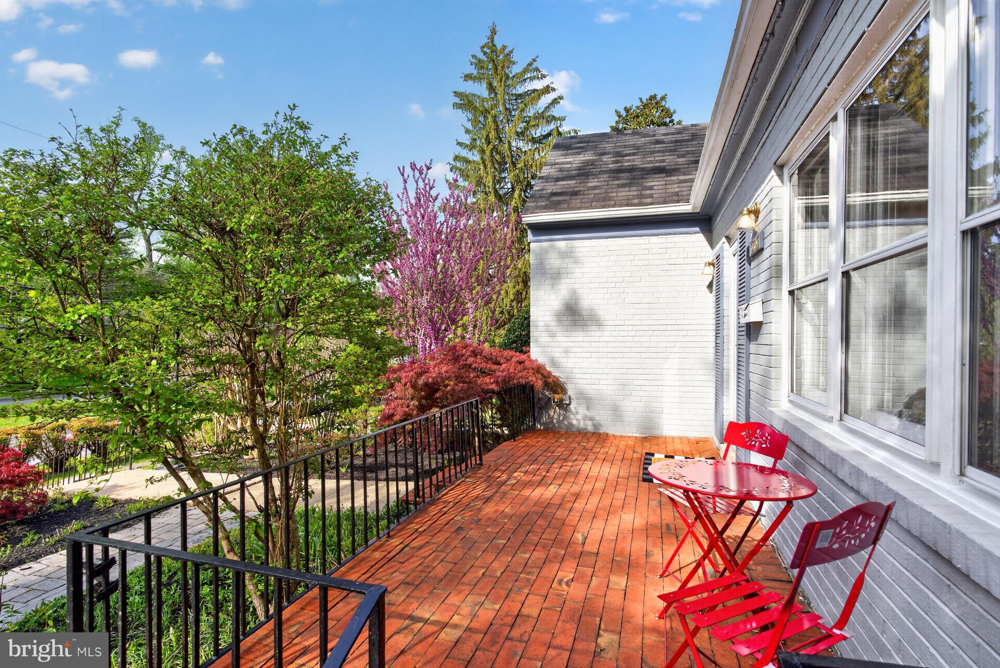 GREENWICH FOREST - Residential