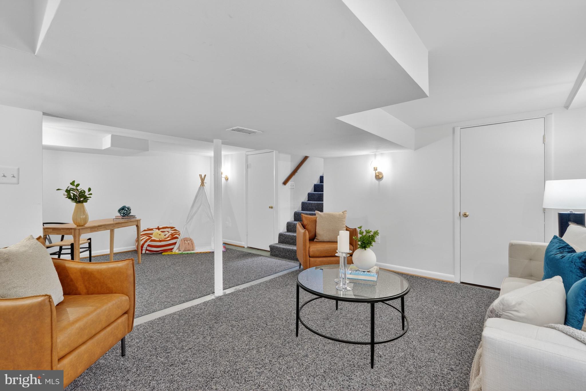 GREENWICH FOREST - Residential