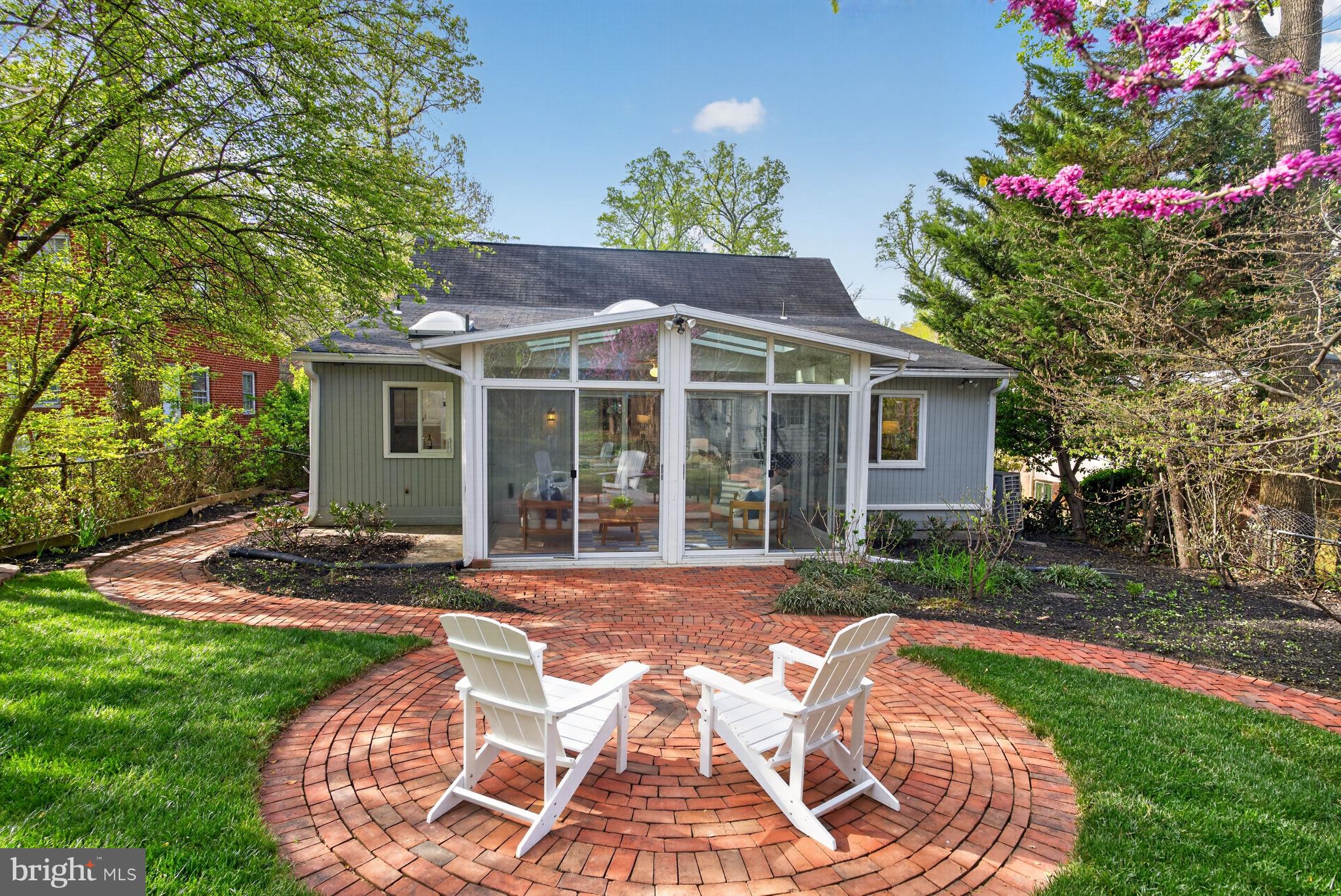 GREENWICH FOREST - Residential