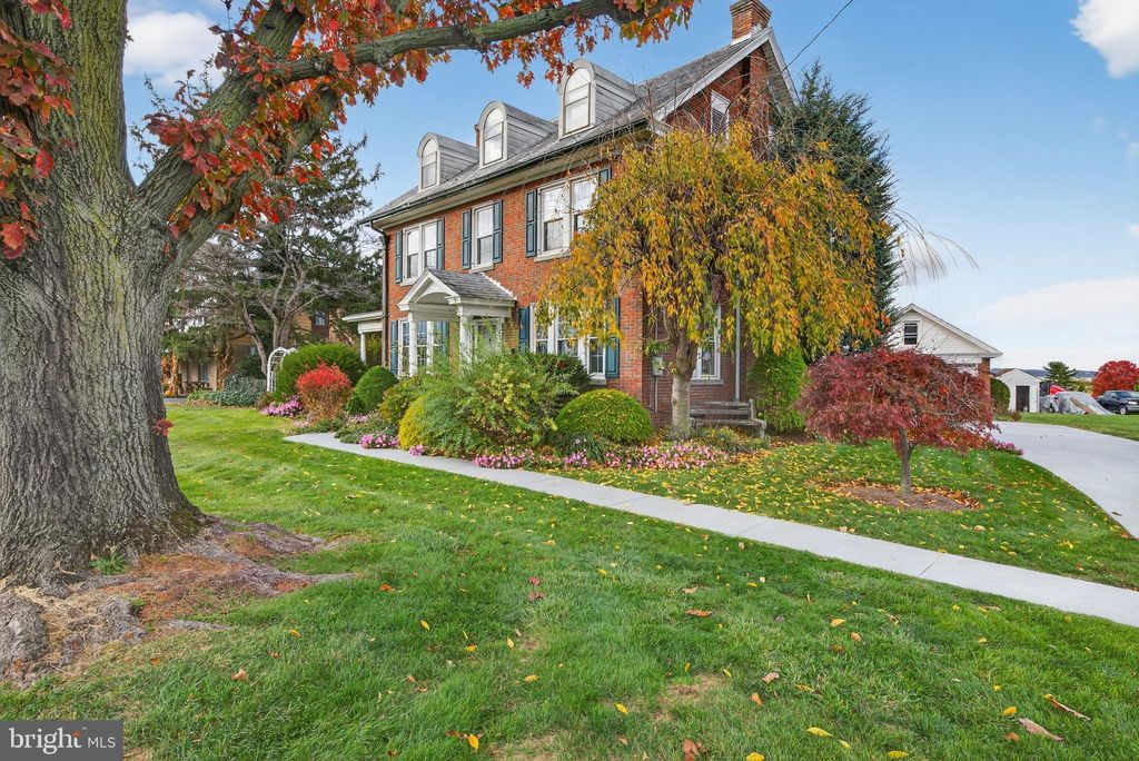 Photo of 379 E Main Street, LEOLA, PA 17540 (MLS # PALA2081798)