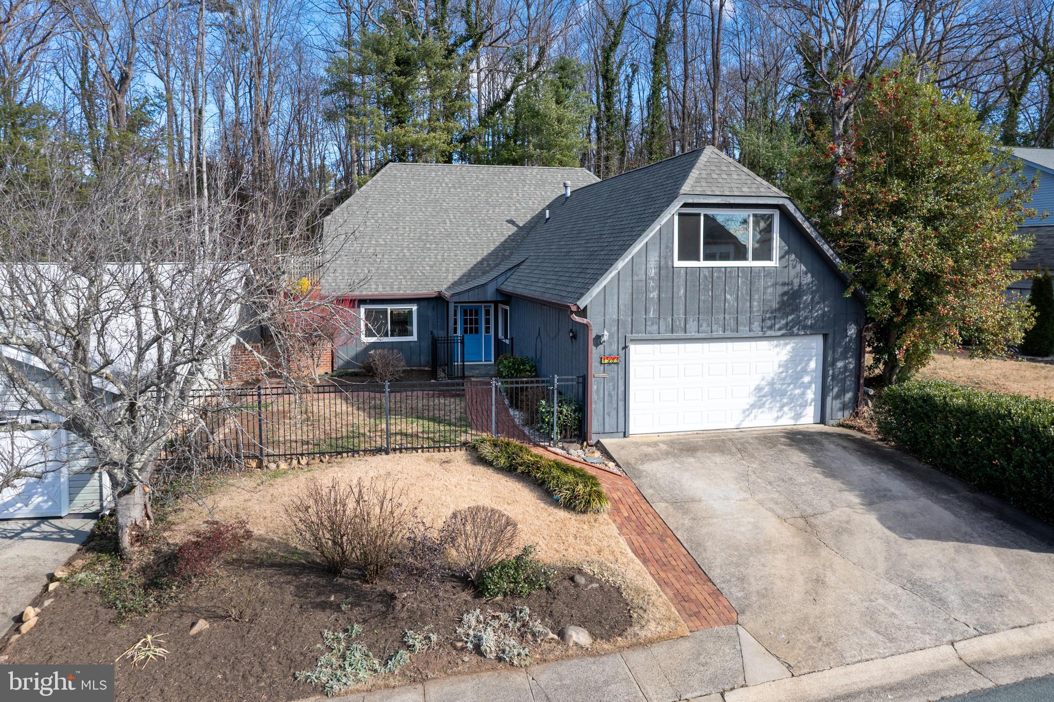 1533 LAKE FOREST DRIVE