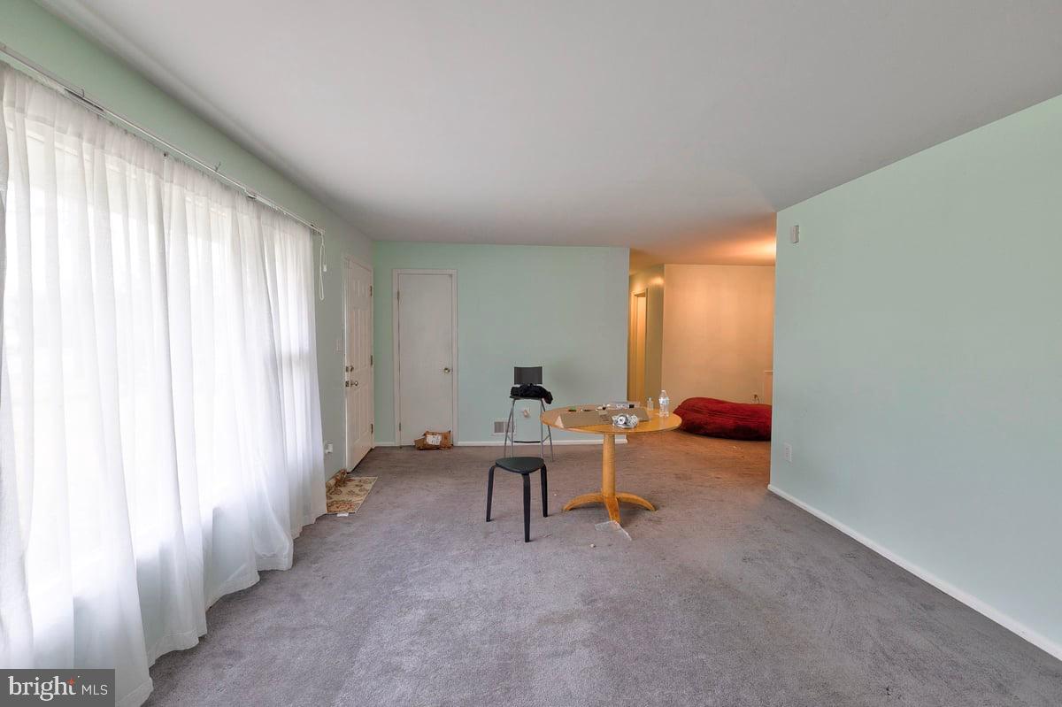 CALVERTON - Residential Lease