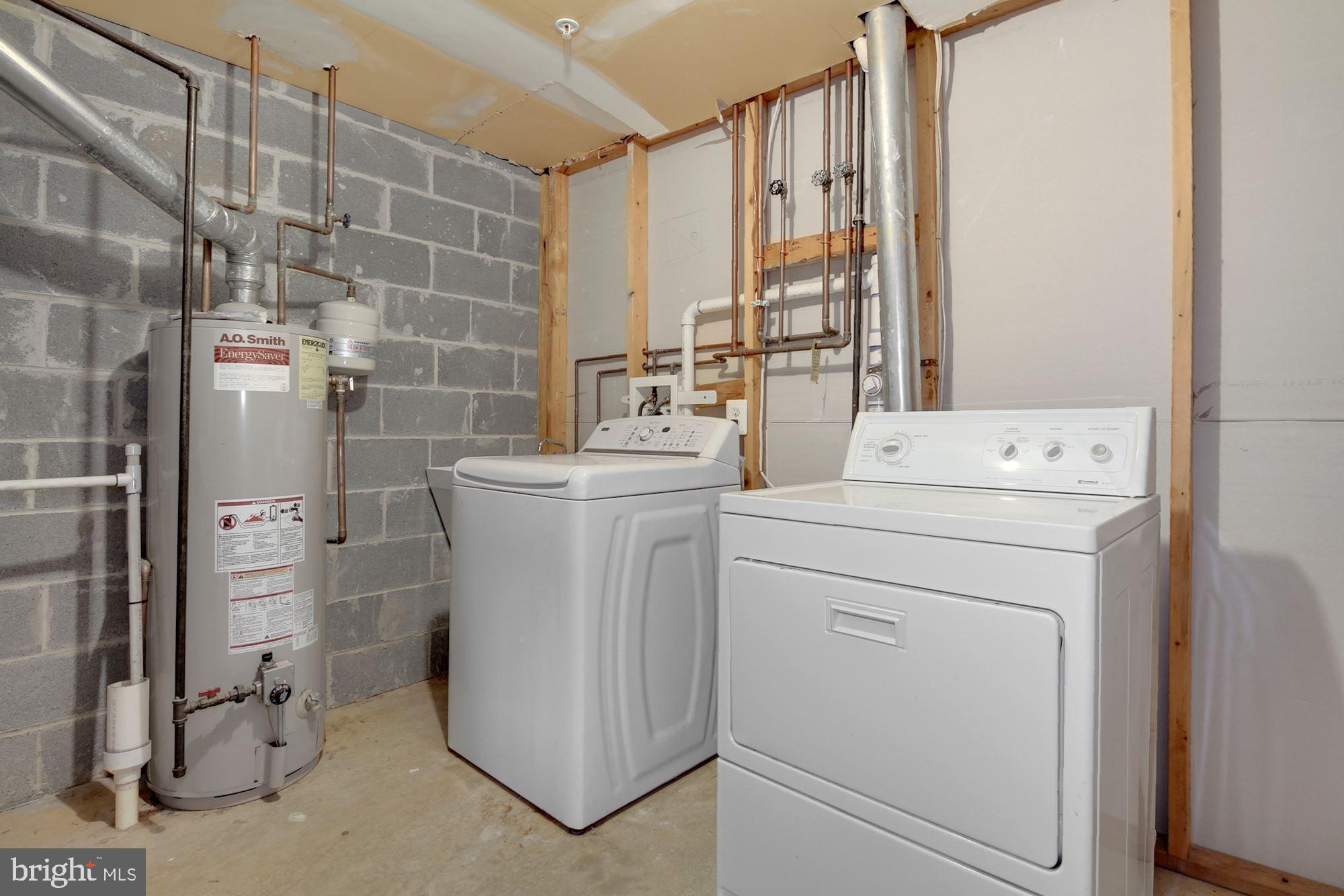 COURTS AT BELLE POINTE - Residential