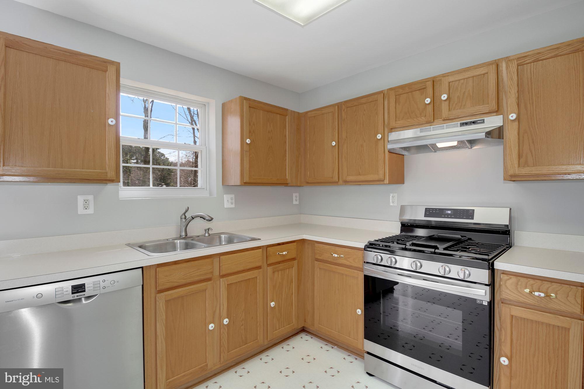 COURTS AT BELLE POINTE - Residential