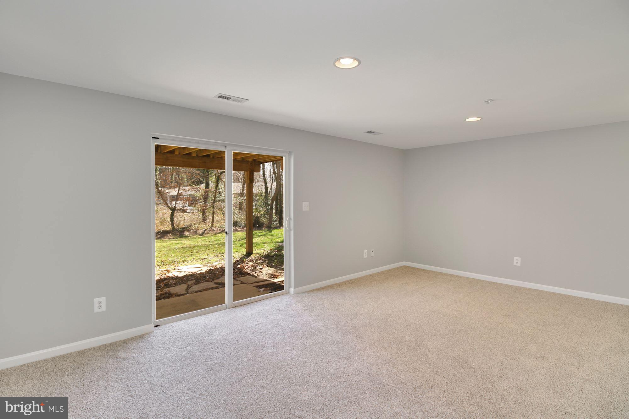 COURTS AT BELLE POINTE - Residential