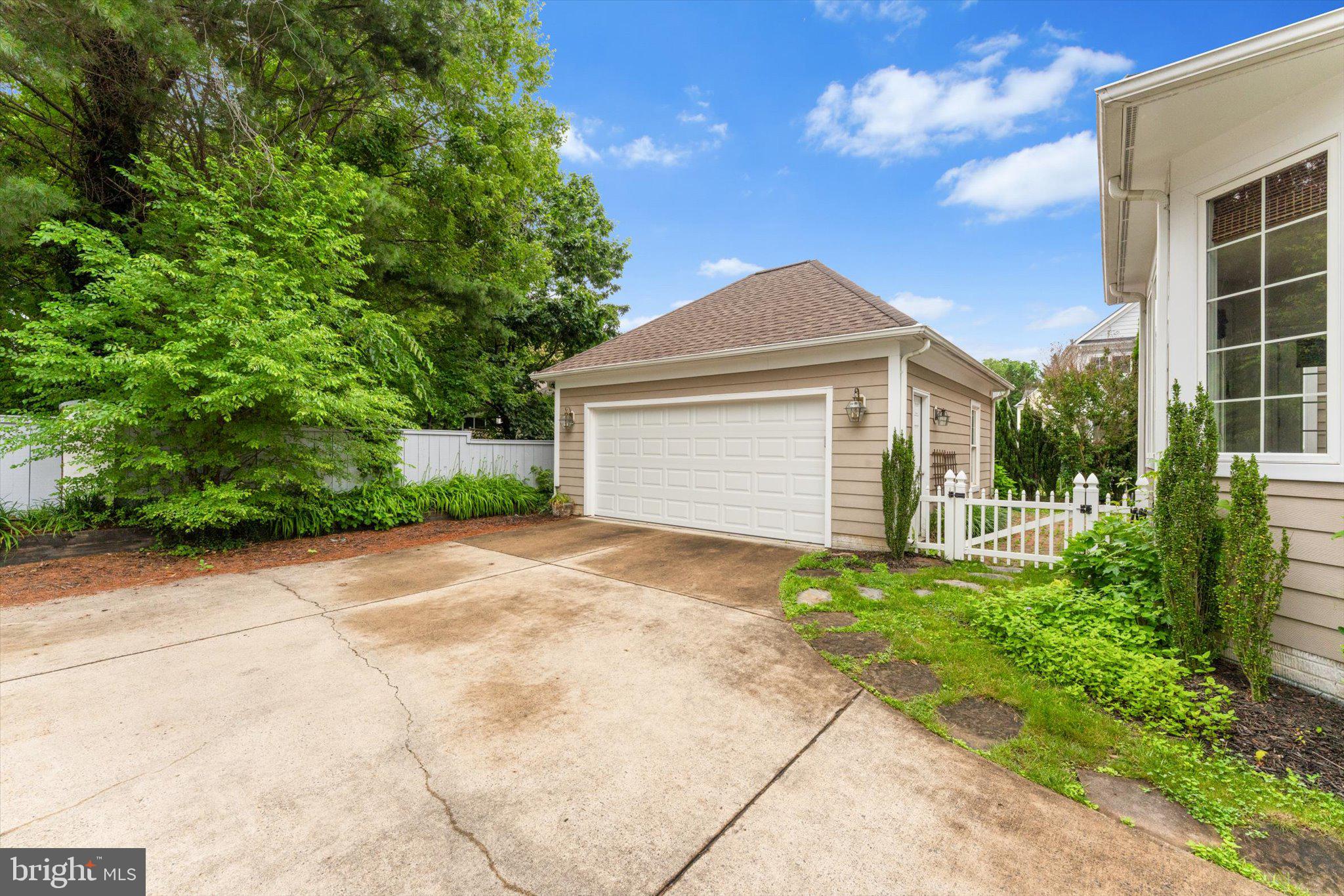 COURTS OF ST FRANCIS - Residential