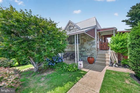 Townhouse For Sale - 8926 Revere Street<br/> Philadelphia County, PHILADELPHIA, PA 19152