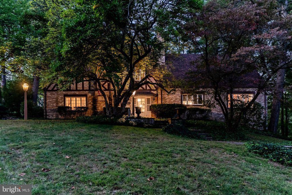Photo of 441 N 25th Street, CAMP HILL, PA 17011 (MLS # PACB2046684)