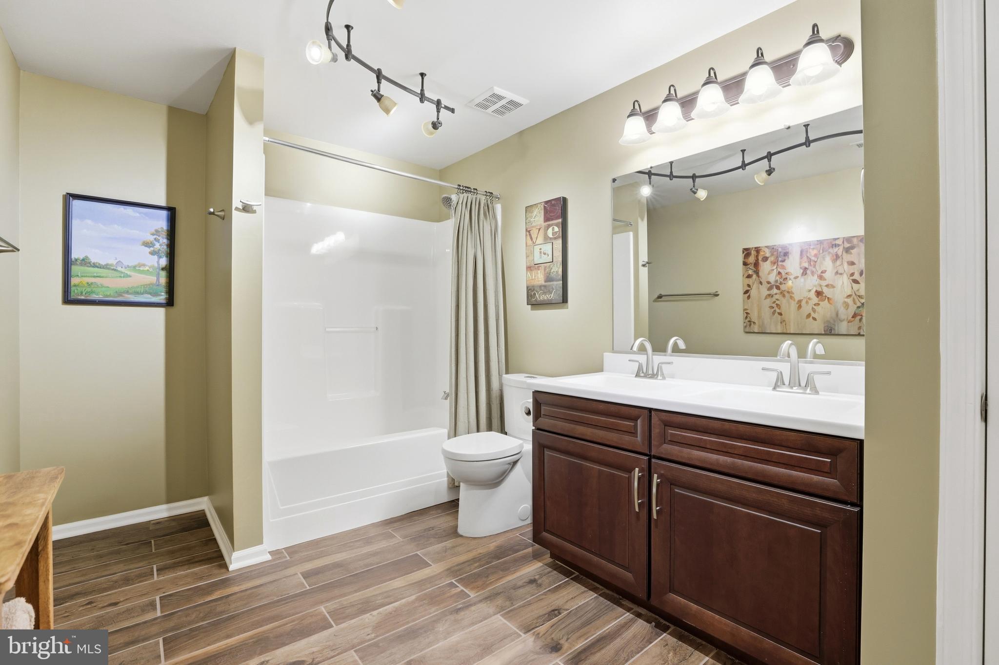 BALLANTRAE ESTATES - Residential