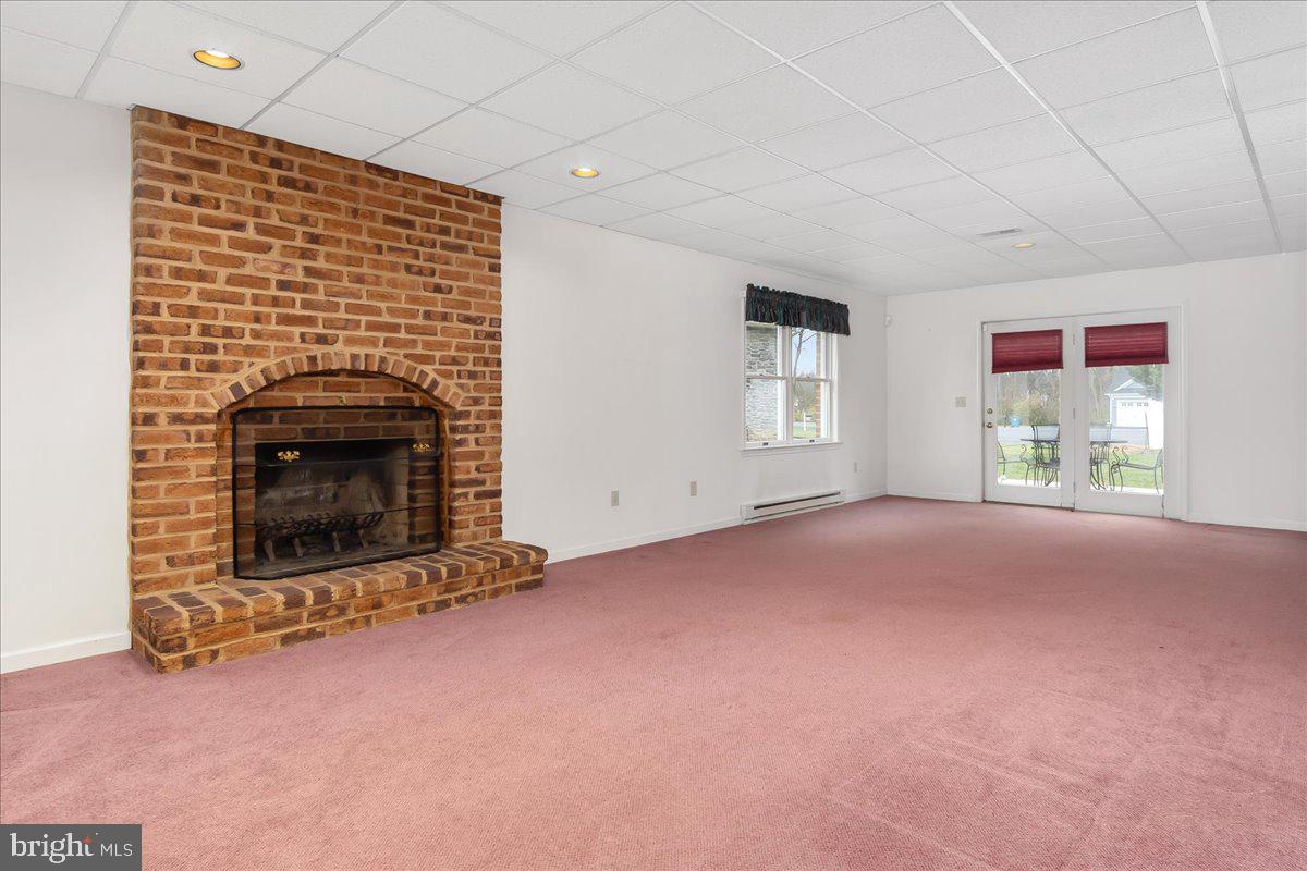 VAN LEAR MANOR - Residential