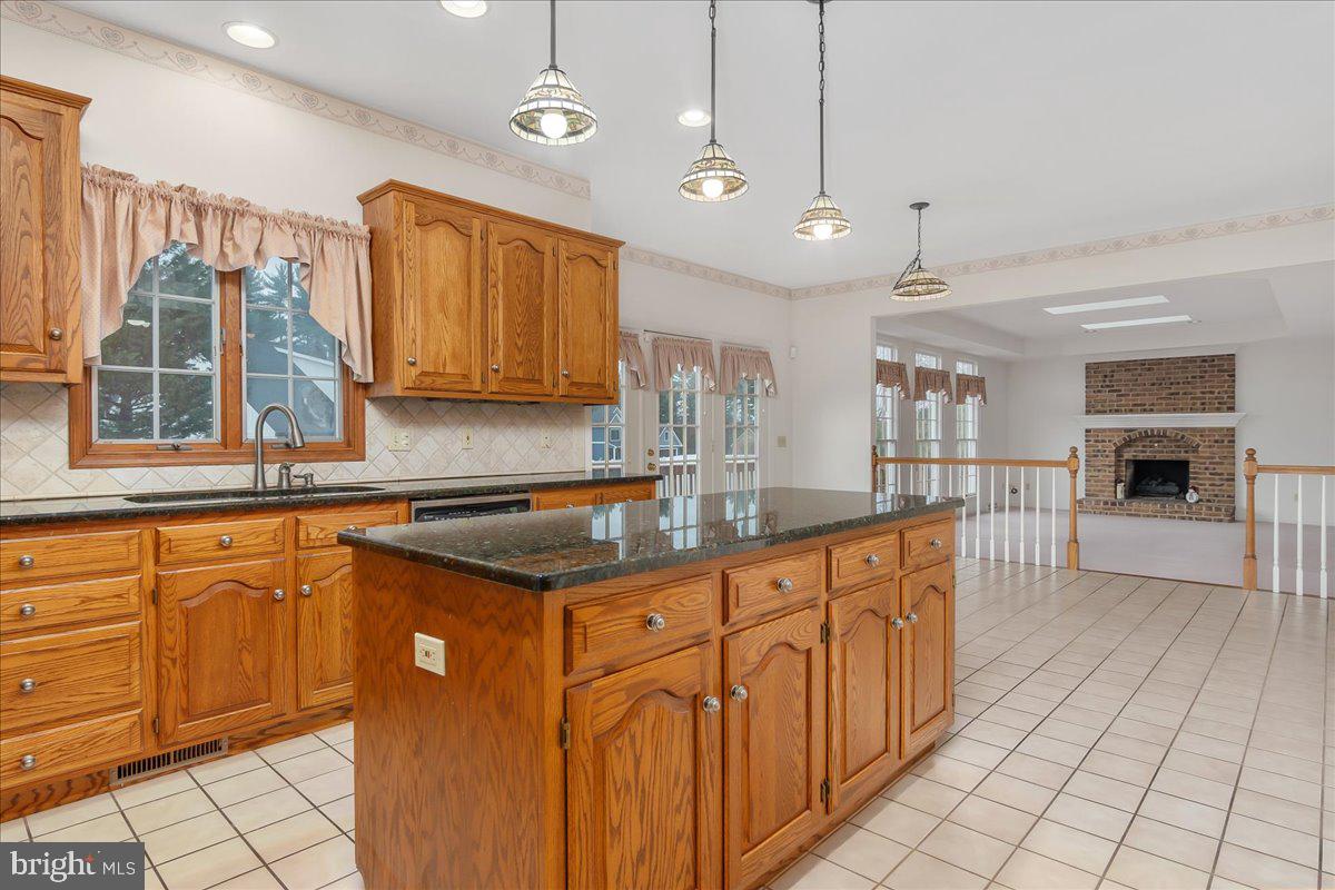 VAN LEAR MANOR - Residential