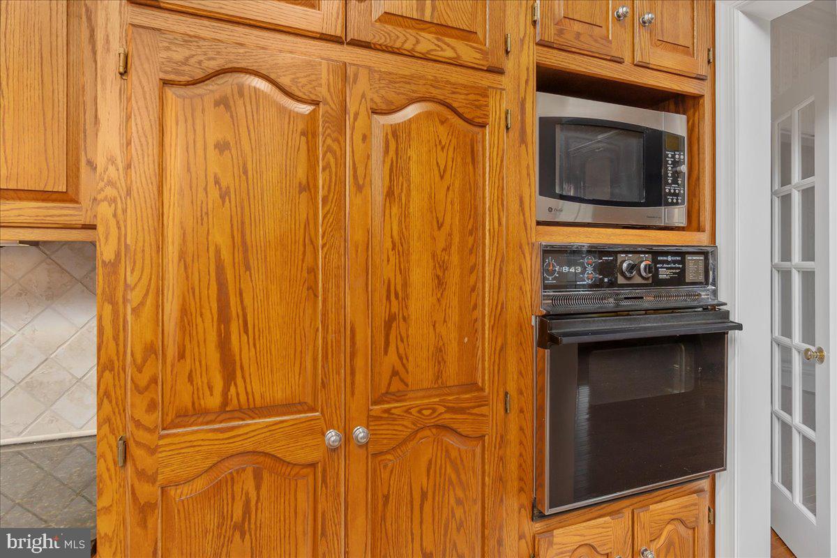 VAN LEAR MANOR - Residential