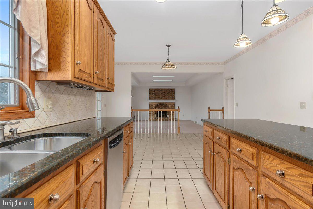 VAN LEAR MANOR - Residential