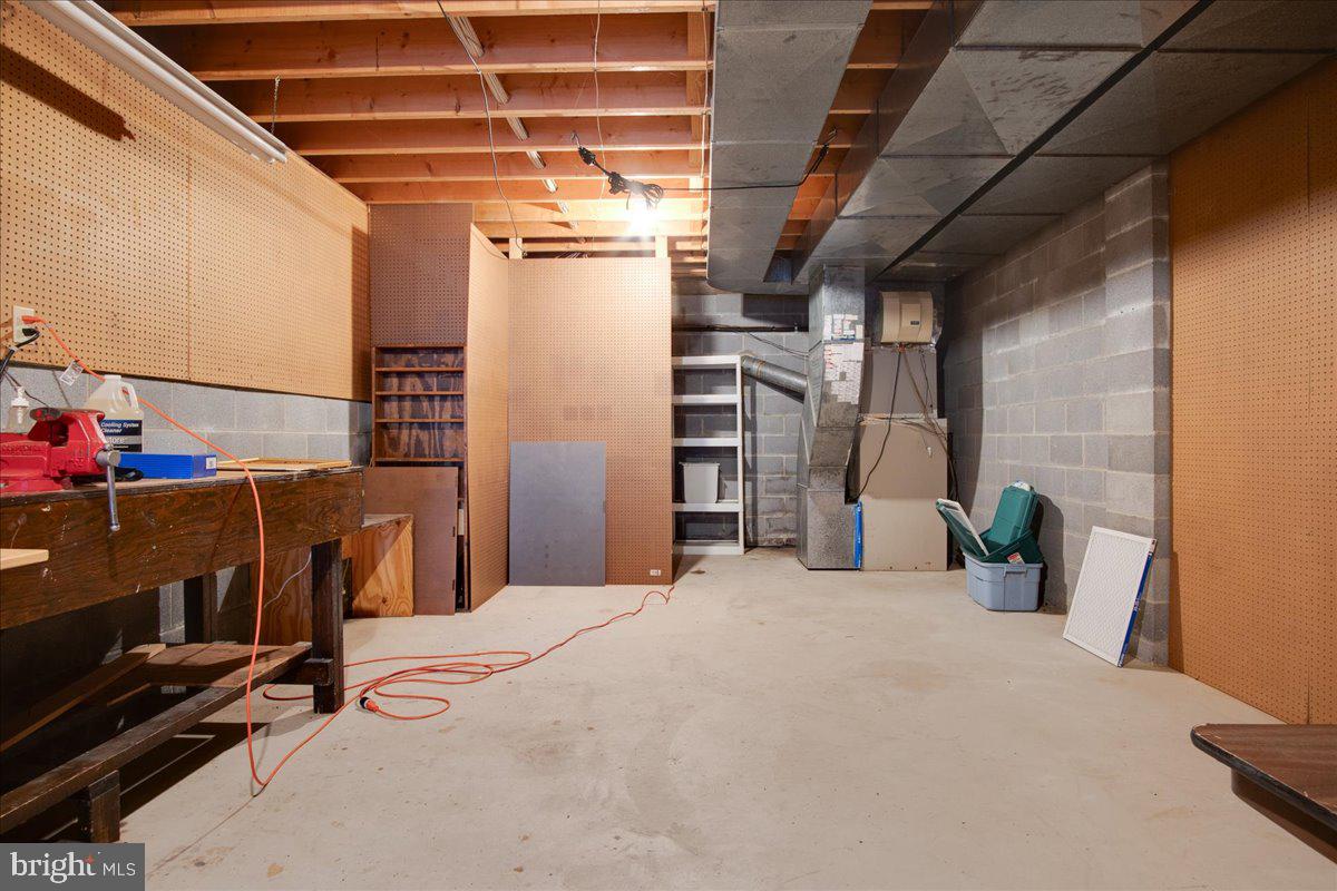 VAN LEAR MANOR - Residential