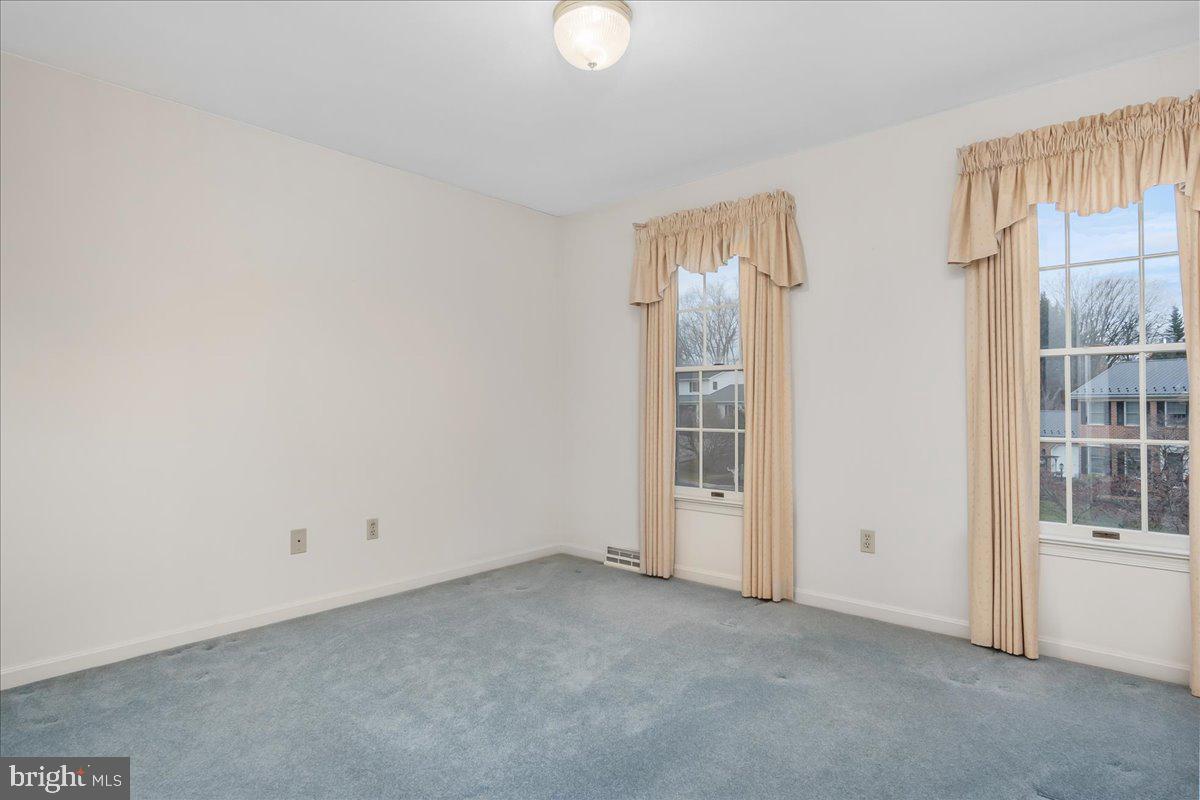 VAN LEAR MANOR - Residential