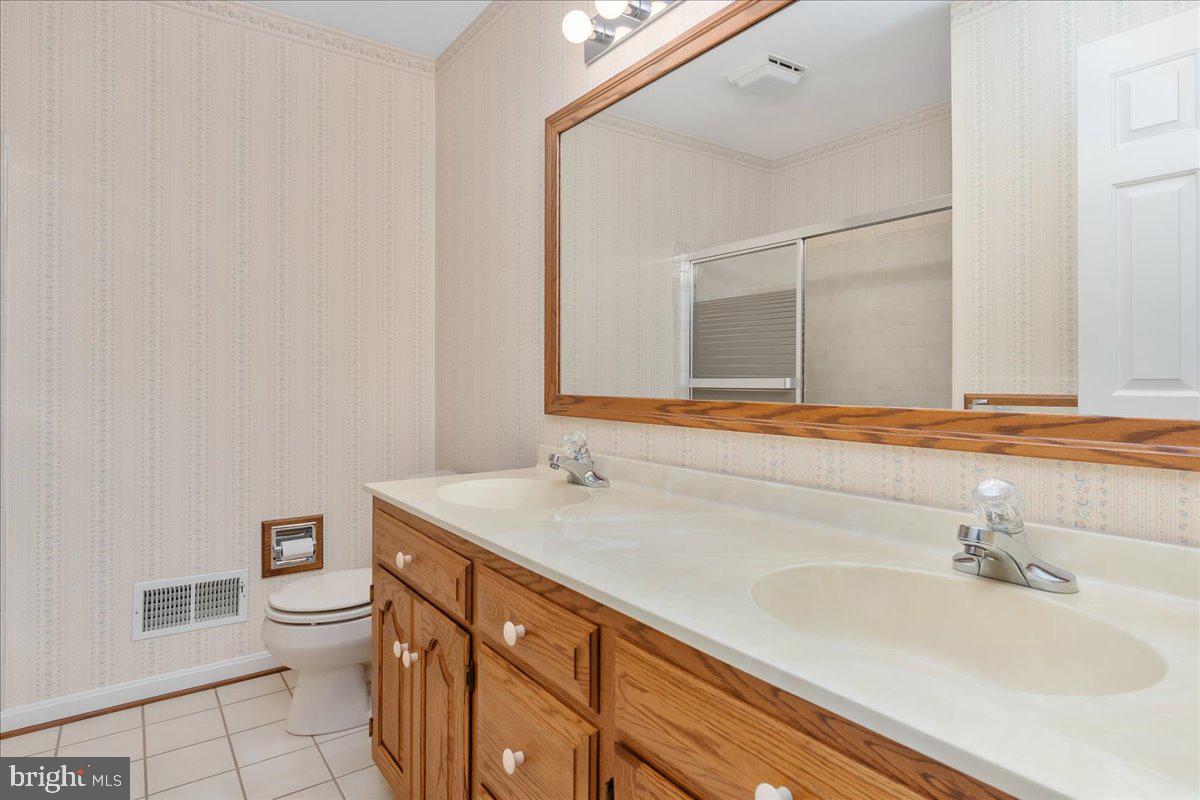 VAN LEAR MANOR - Residential