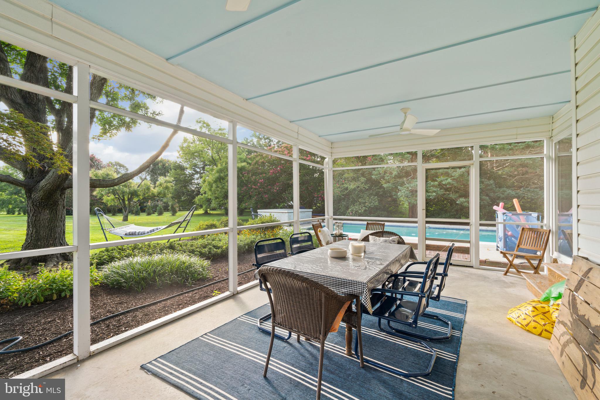 GOOSE NECK - Residential