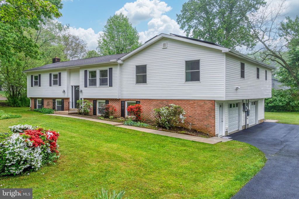 Photo of 8 Dogwood Lane, Willow Street, PA 17584 (MLS # PALA2050408)