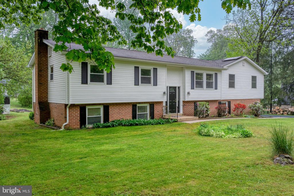 Photo of 8 Dogwood Lane, Willow Street, PA 17584 (MLS # PALA2050408)