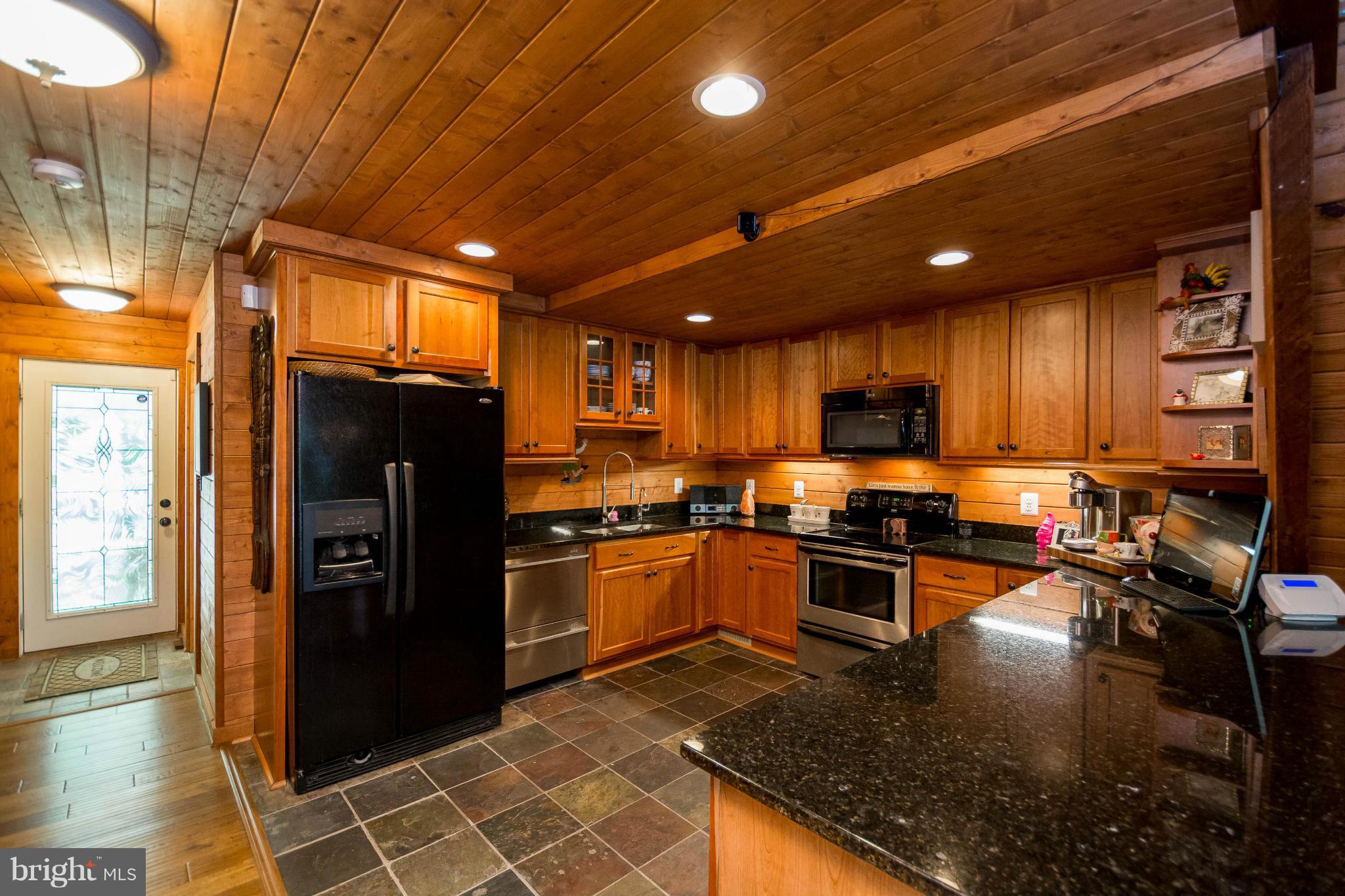 LAKE CAROLINE - Residential Lease