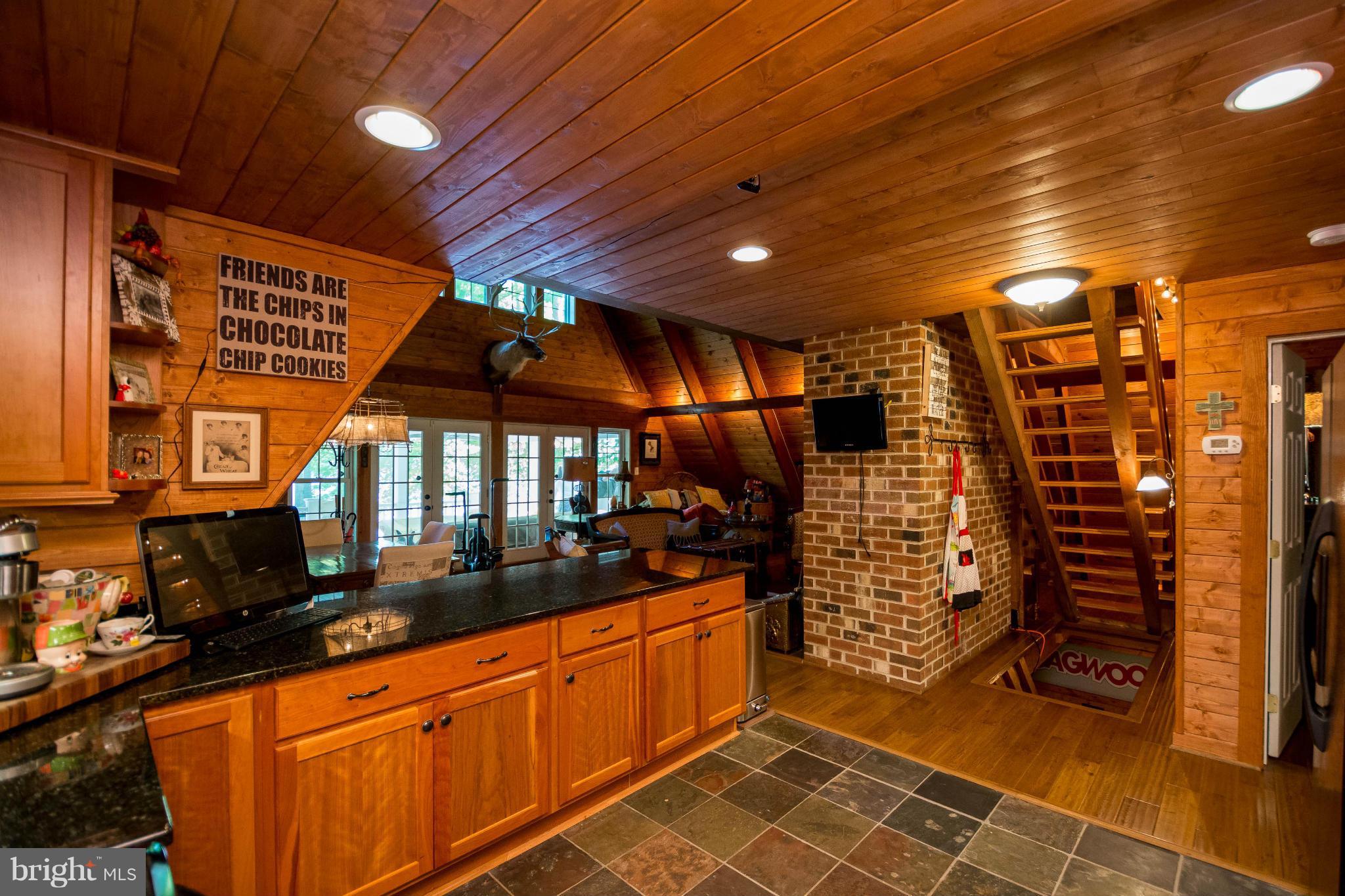 LAKE CAROLINE - Residential Lease