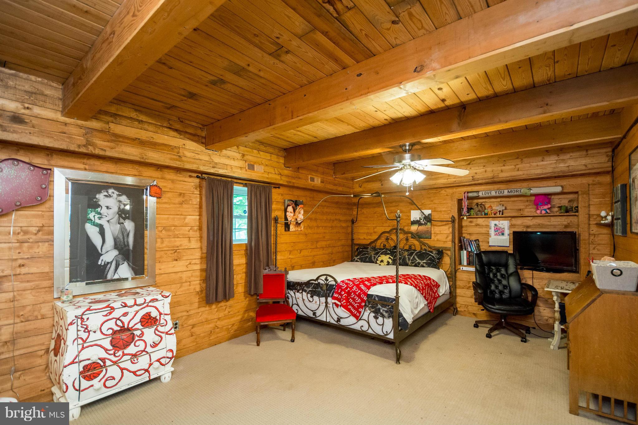 LAKE CAROLINE - Residential Lease