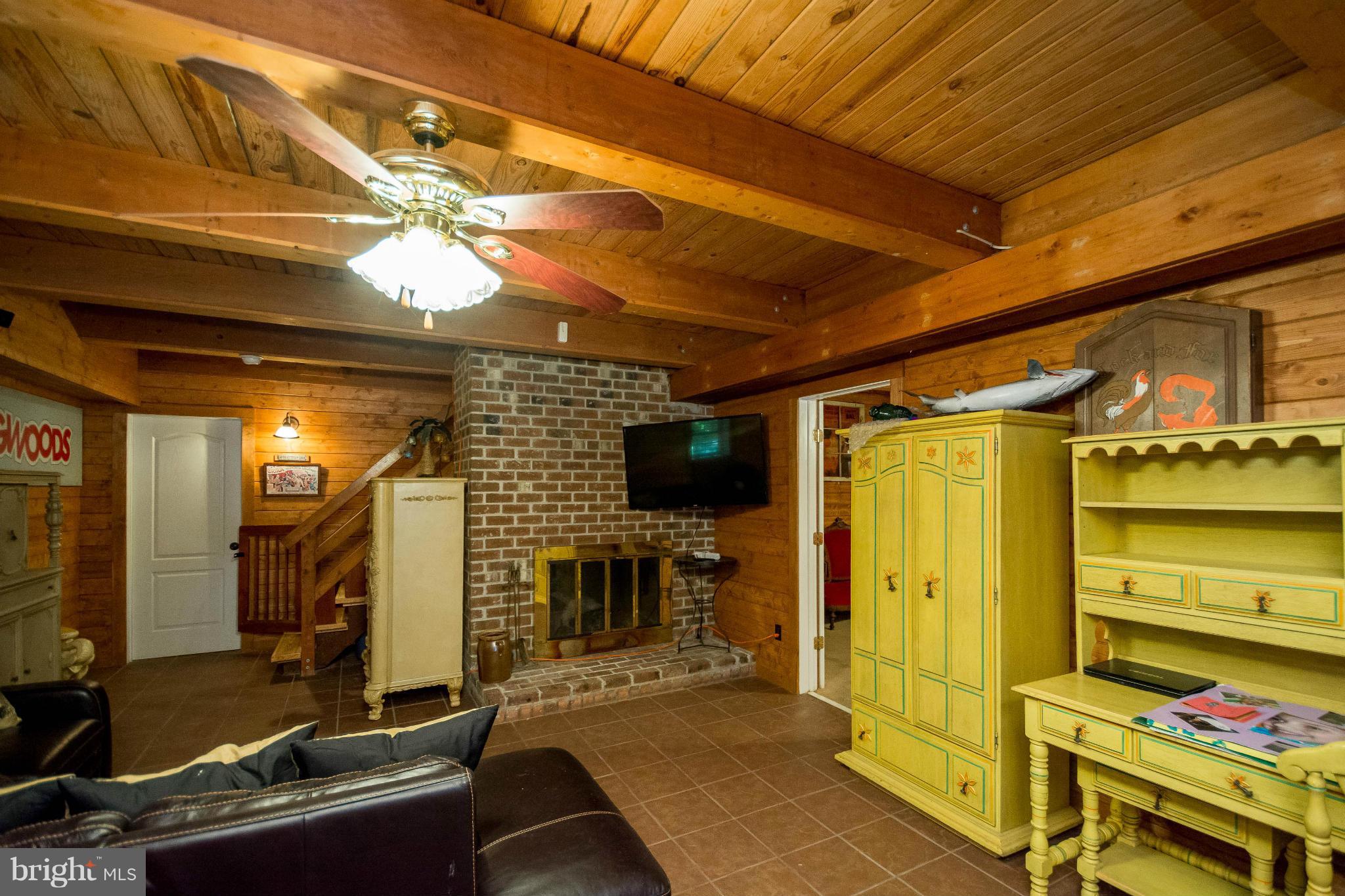 LAKE CAROLINE - Residential Lease