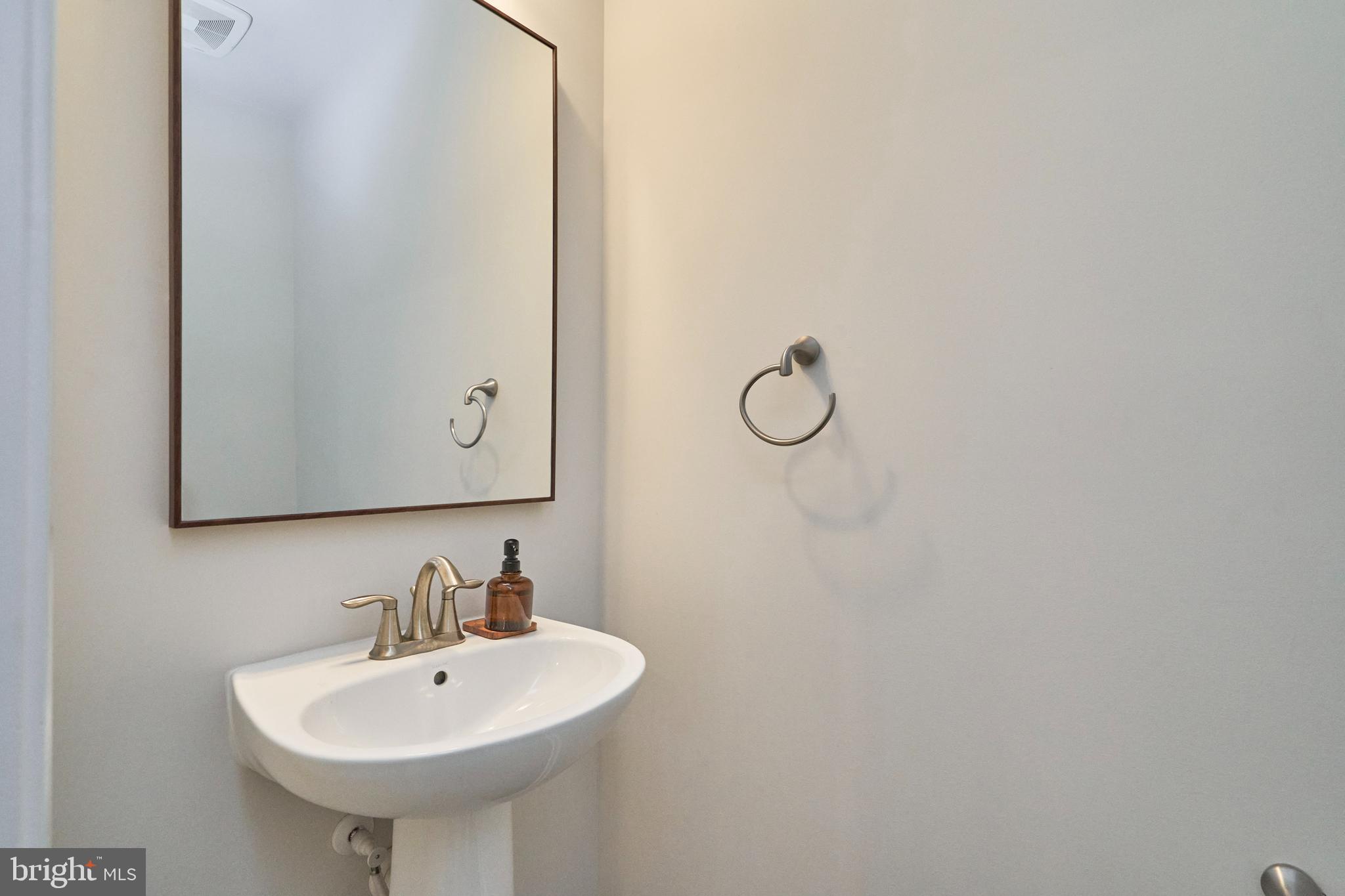 KINCORA - Residential Lease