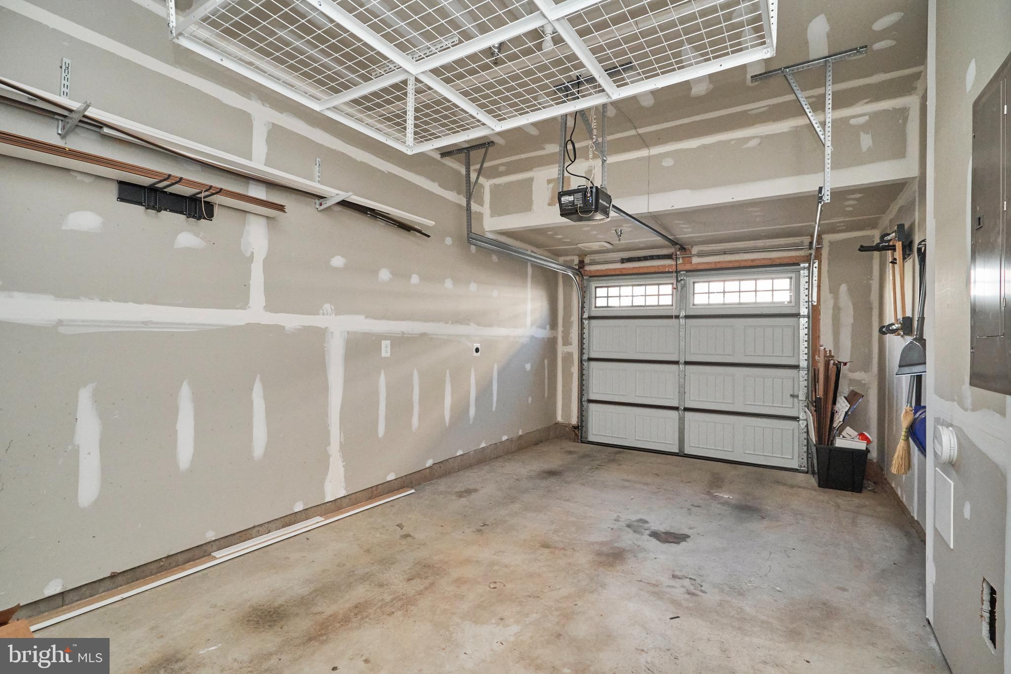 KINCORA - Residential Lease