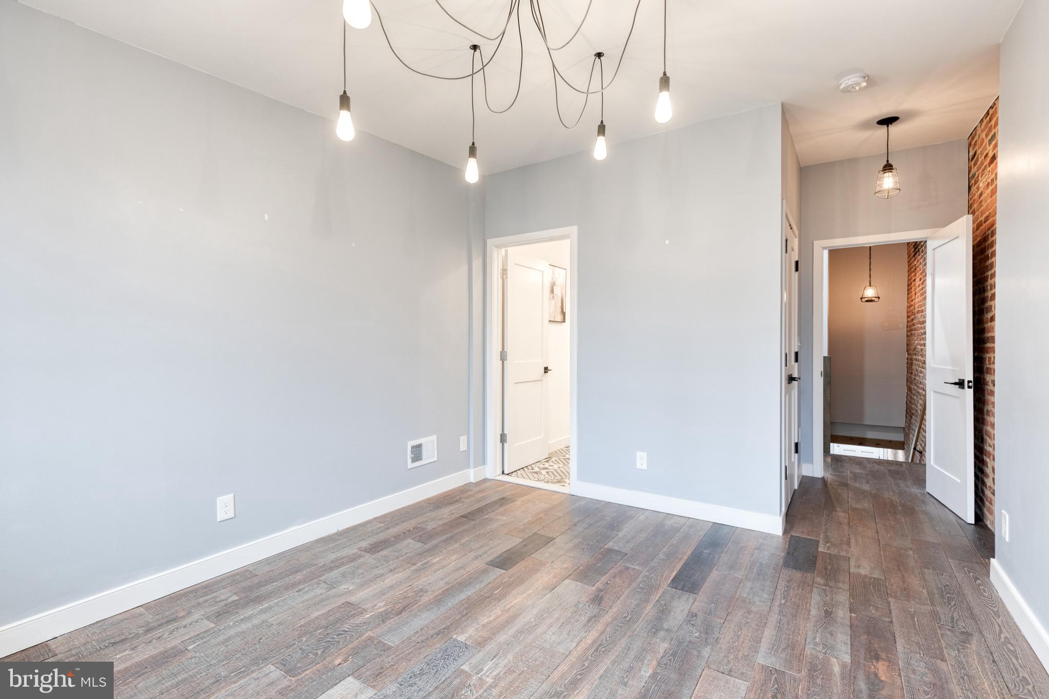 HIGHLANDTOWN - Residential