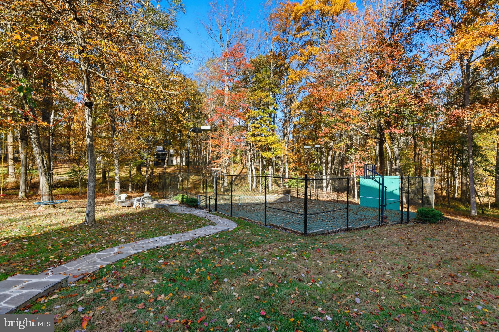 GRANBY WOODS - Residential Lease