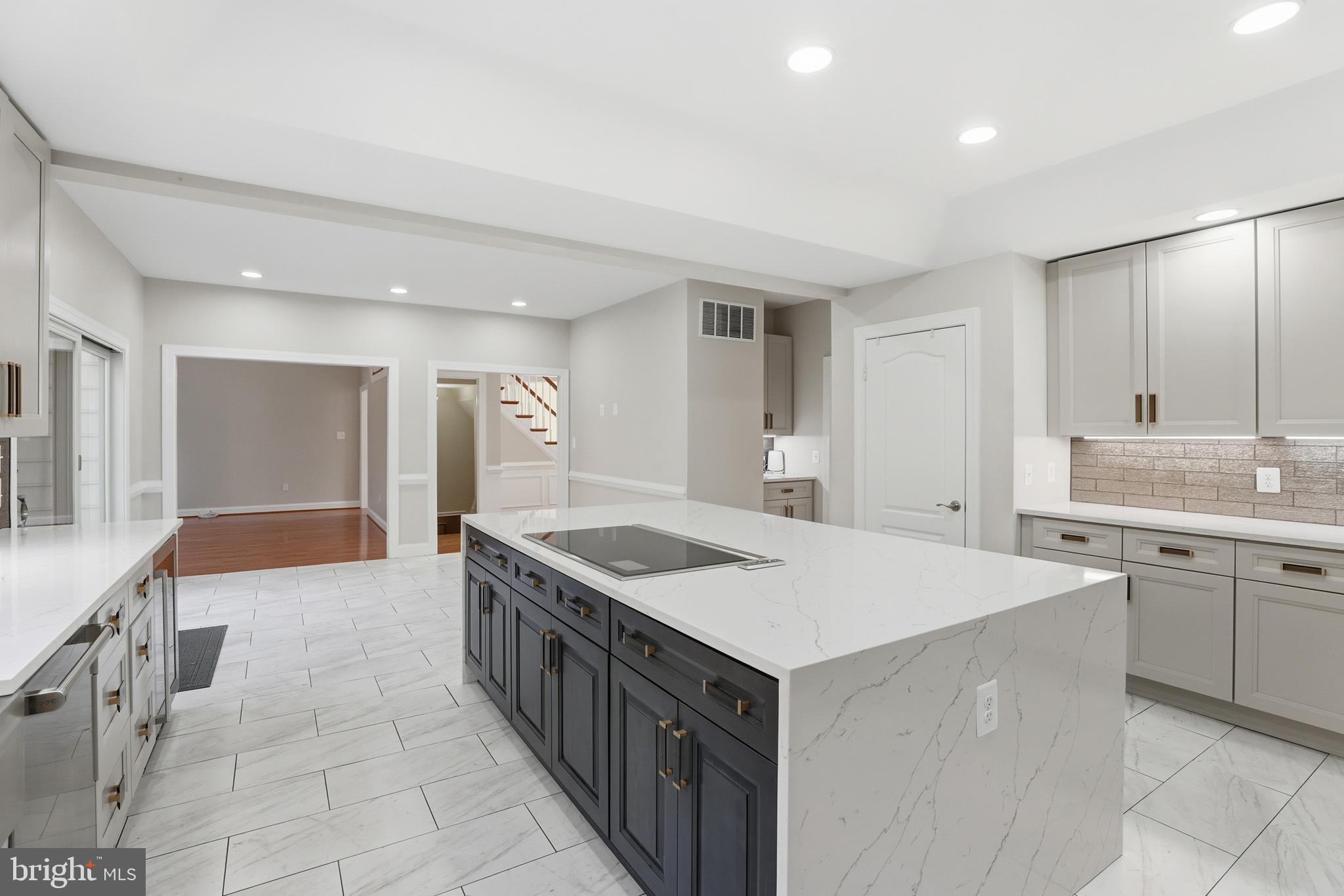 GRANBY WOODS - Residential Lease