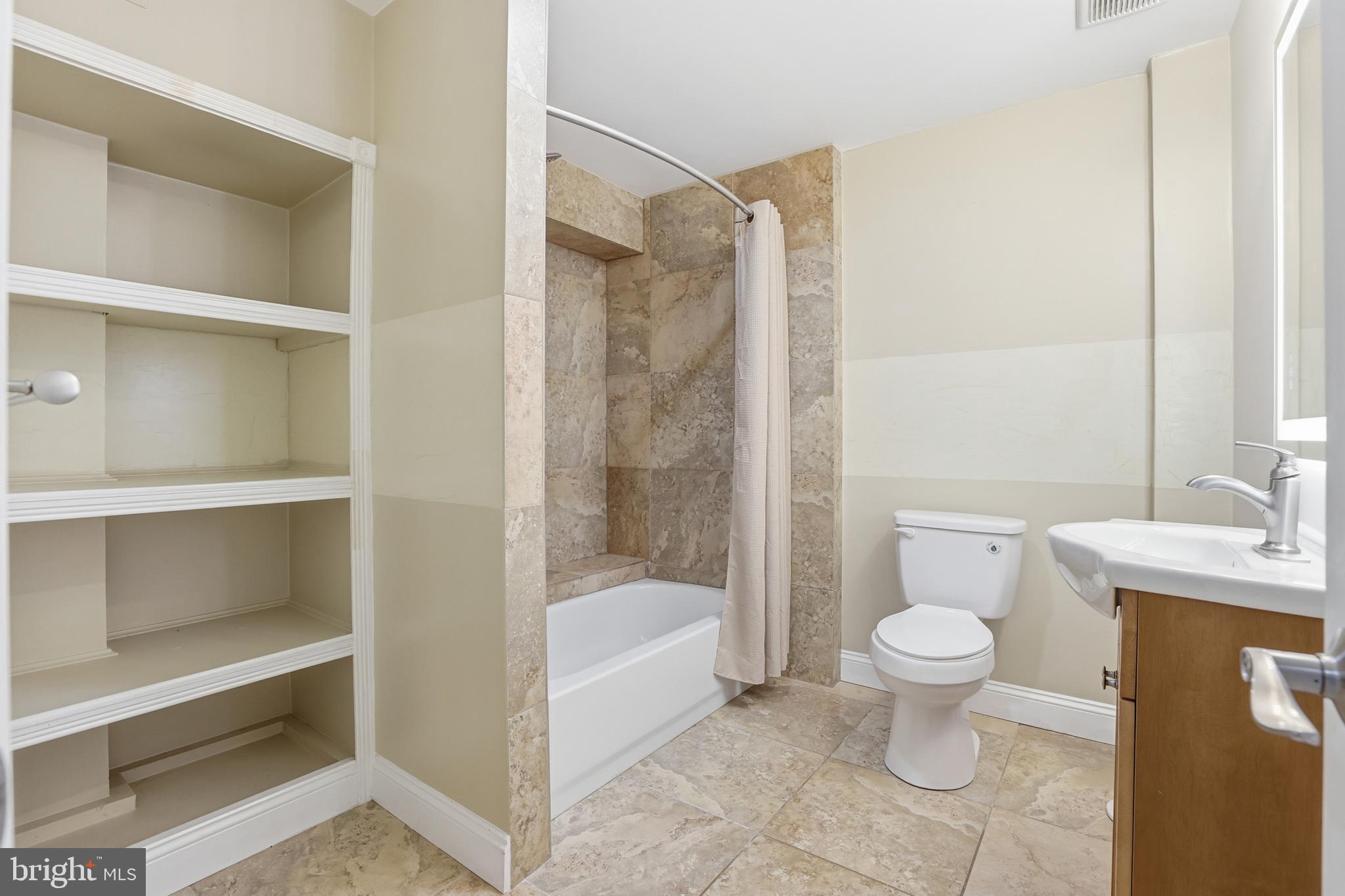 GRANBY WOODS - Residential Lease