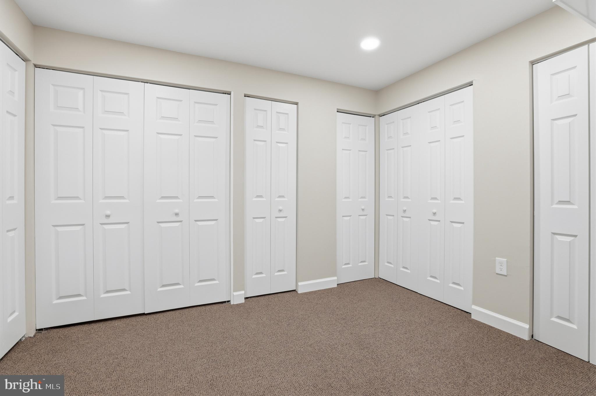 GRANBY WOODS - Residential Lease