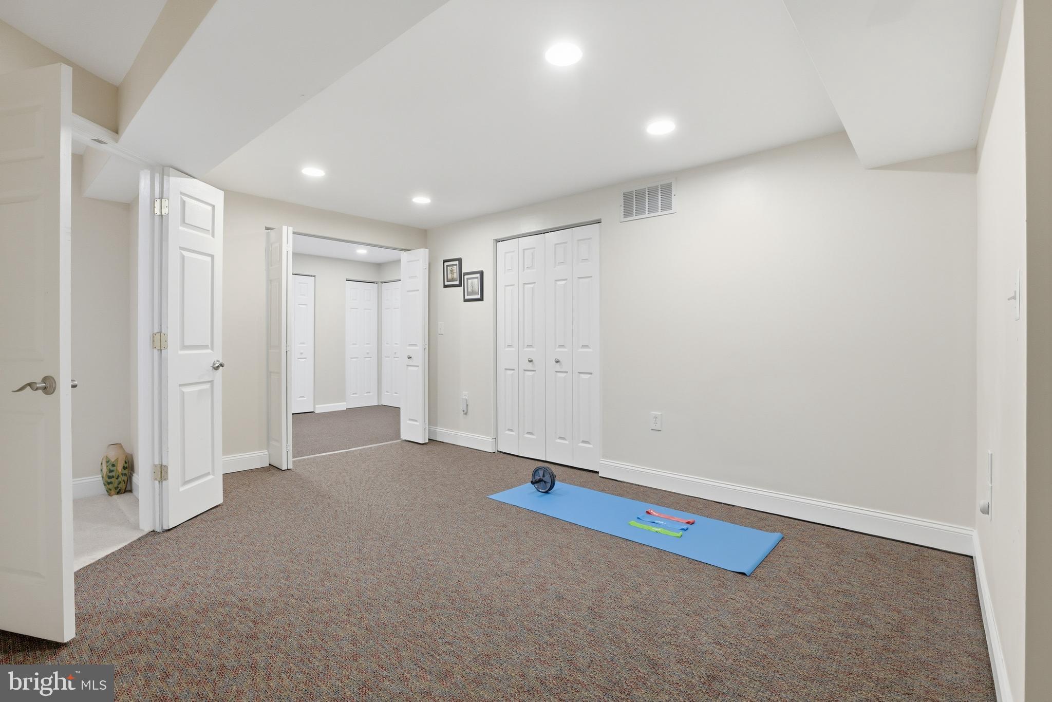 GRANBY WOODS - Residential Lease