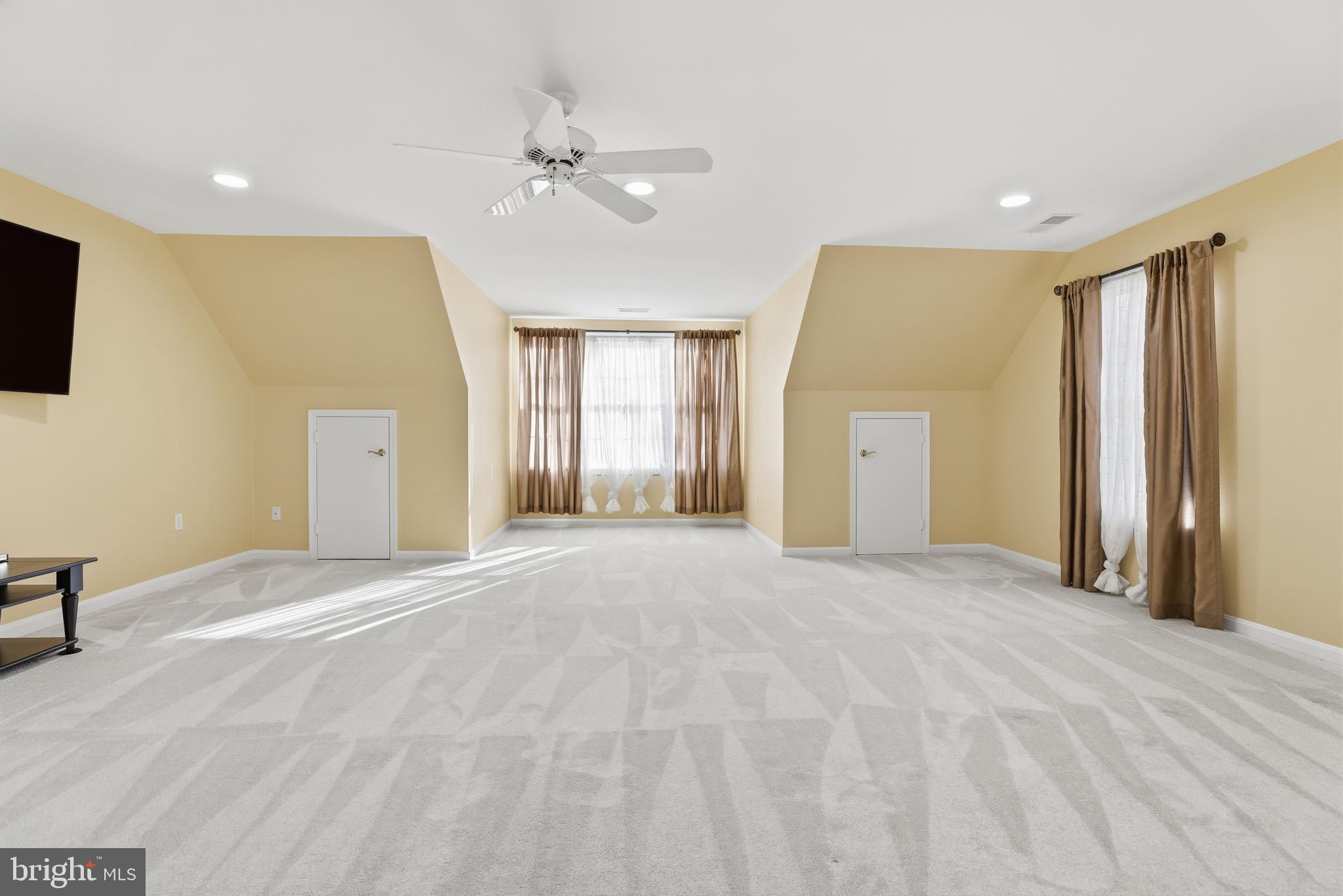 GRANBY WOODS - Residential Lease