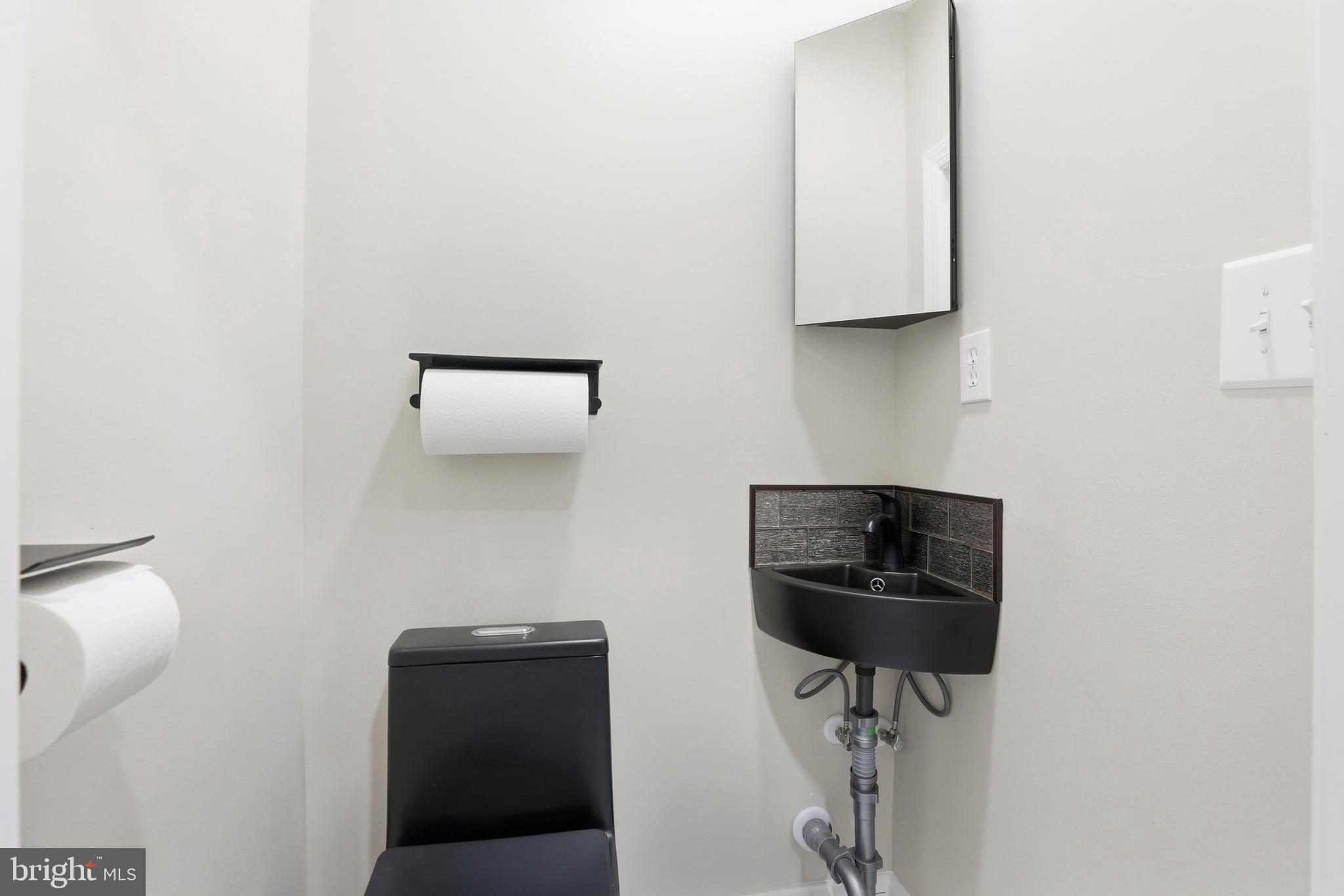 GRANBY WOODS - Residential Lease