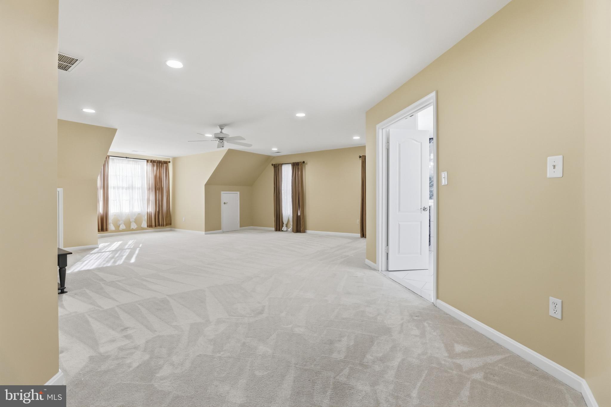 GRANBY WOODS - Residential Lease