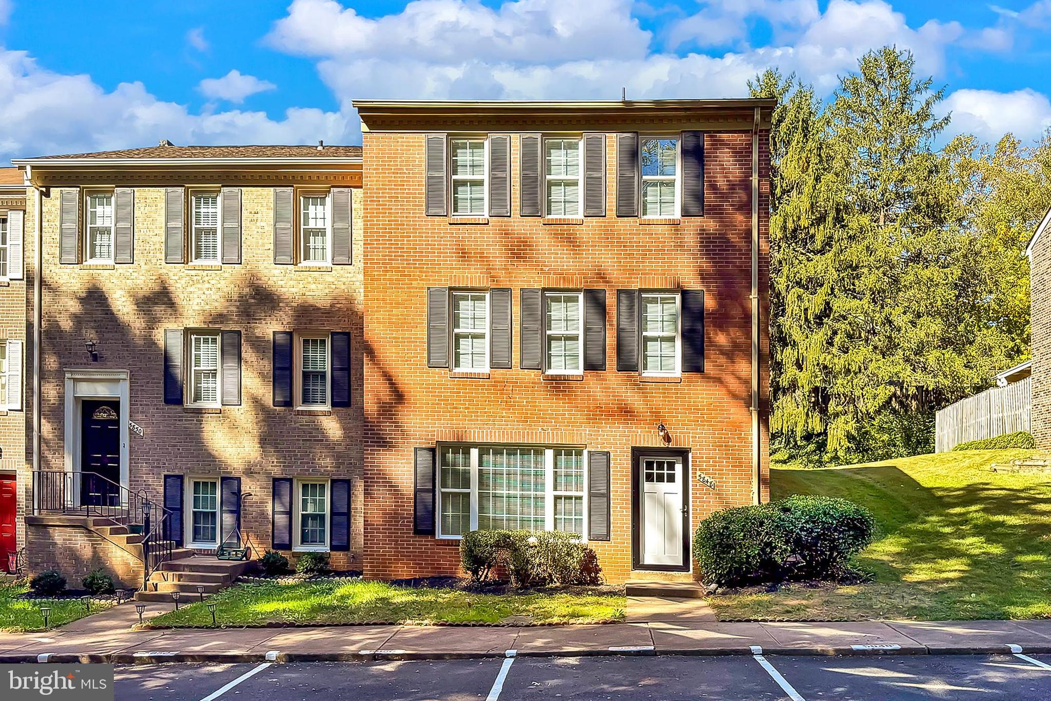 BURKE STATION SQUARE - Residential