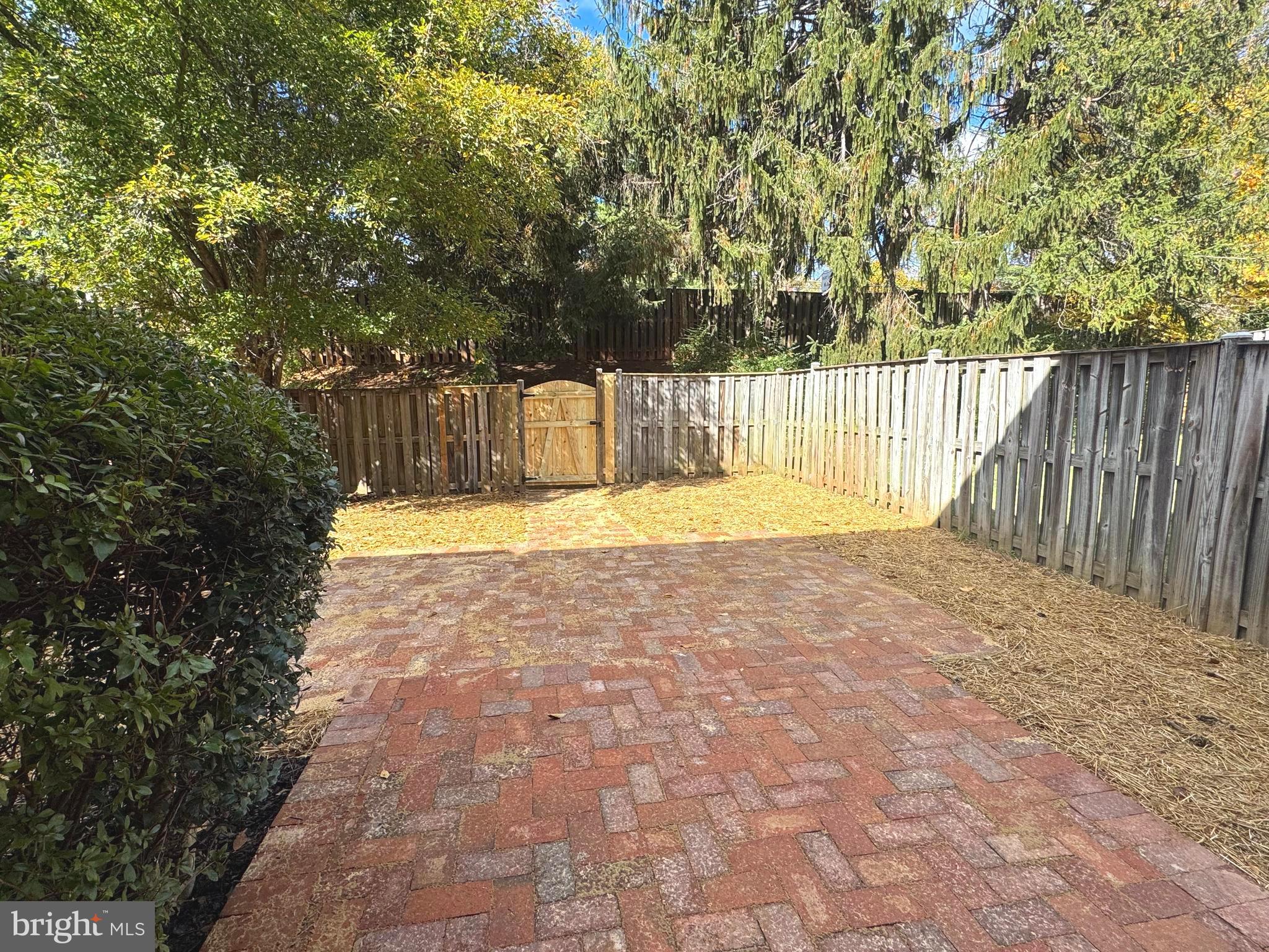 BURKE STATION SQUARE - Residential