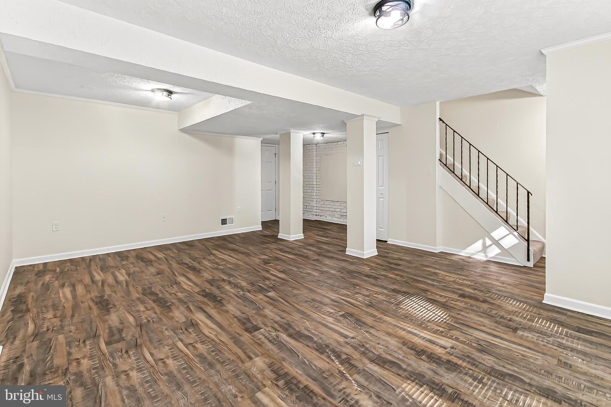 BURKE STATION SQUARE - Residential