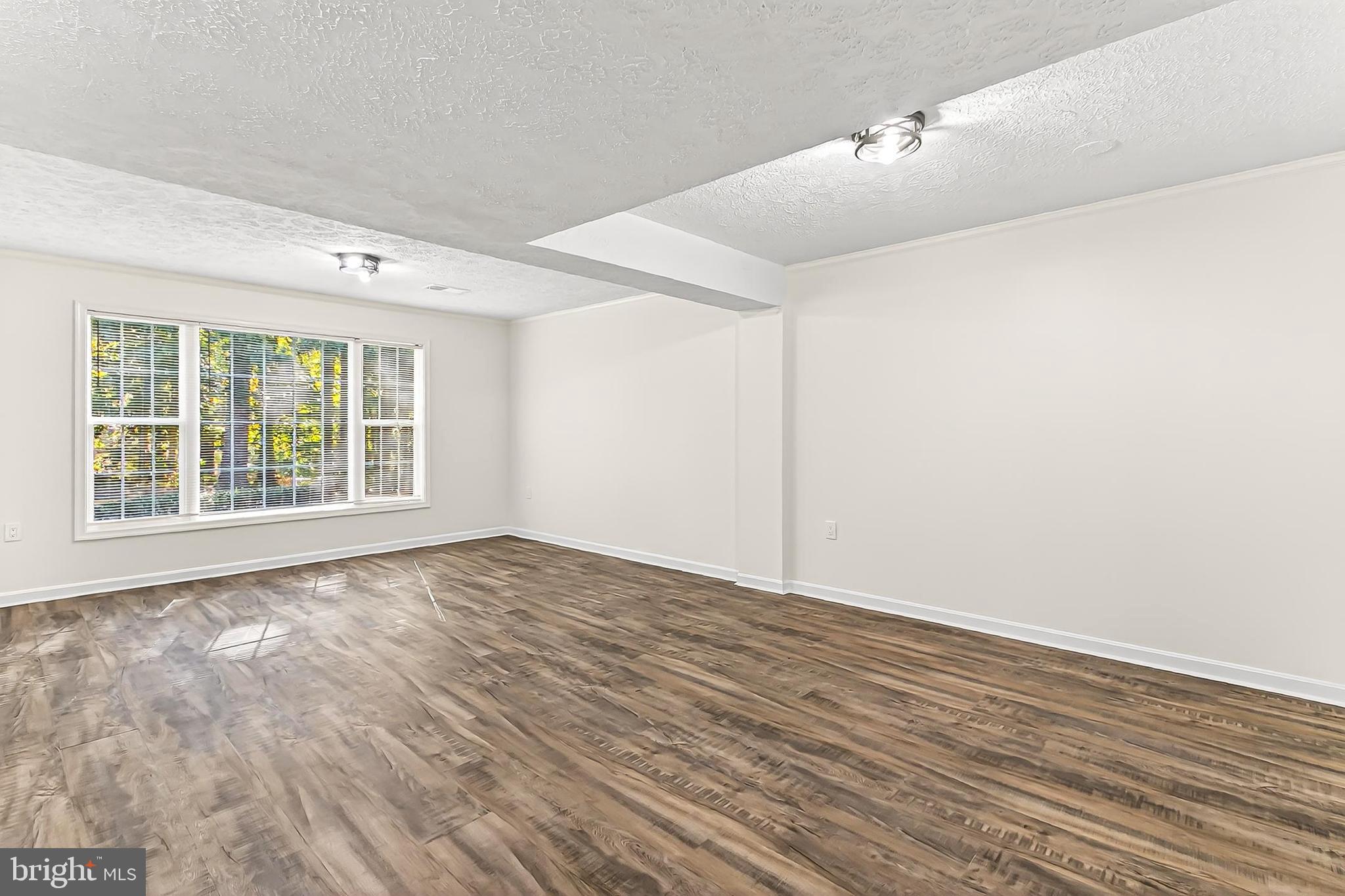 BURKE STATION SQUARE - Residential