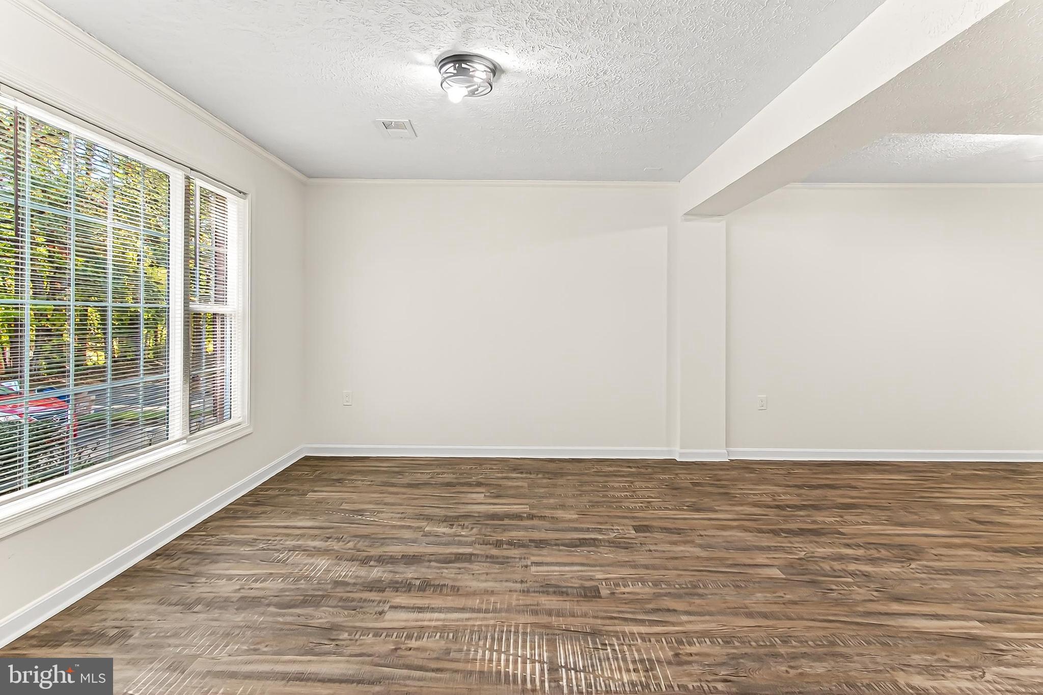 BURKE STATION SQUARE - Residential