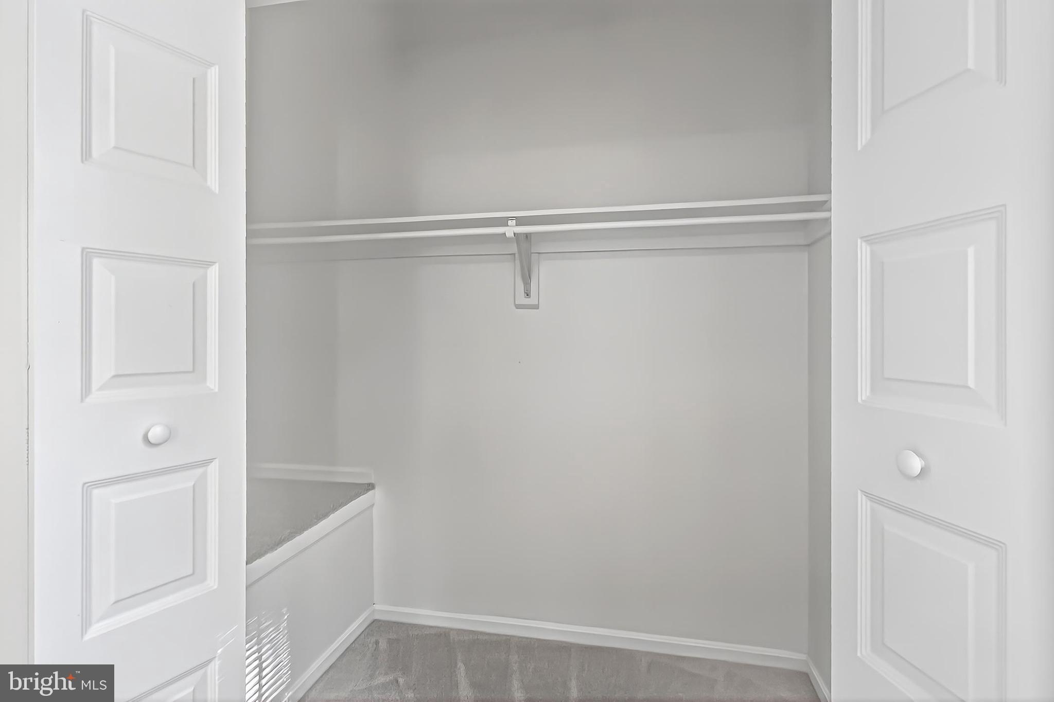 BURKE STATION SQUARE - Residential