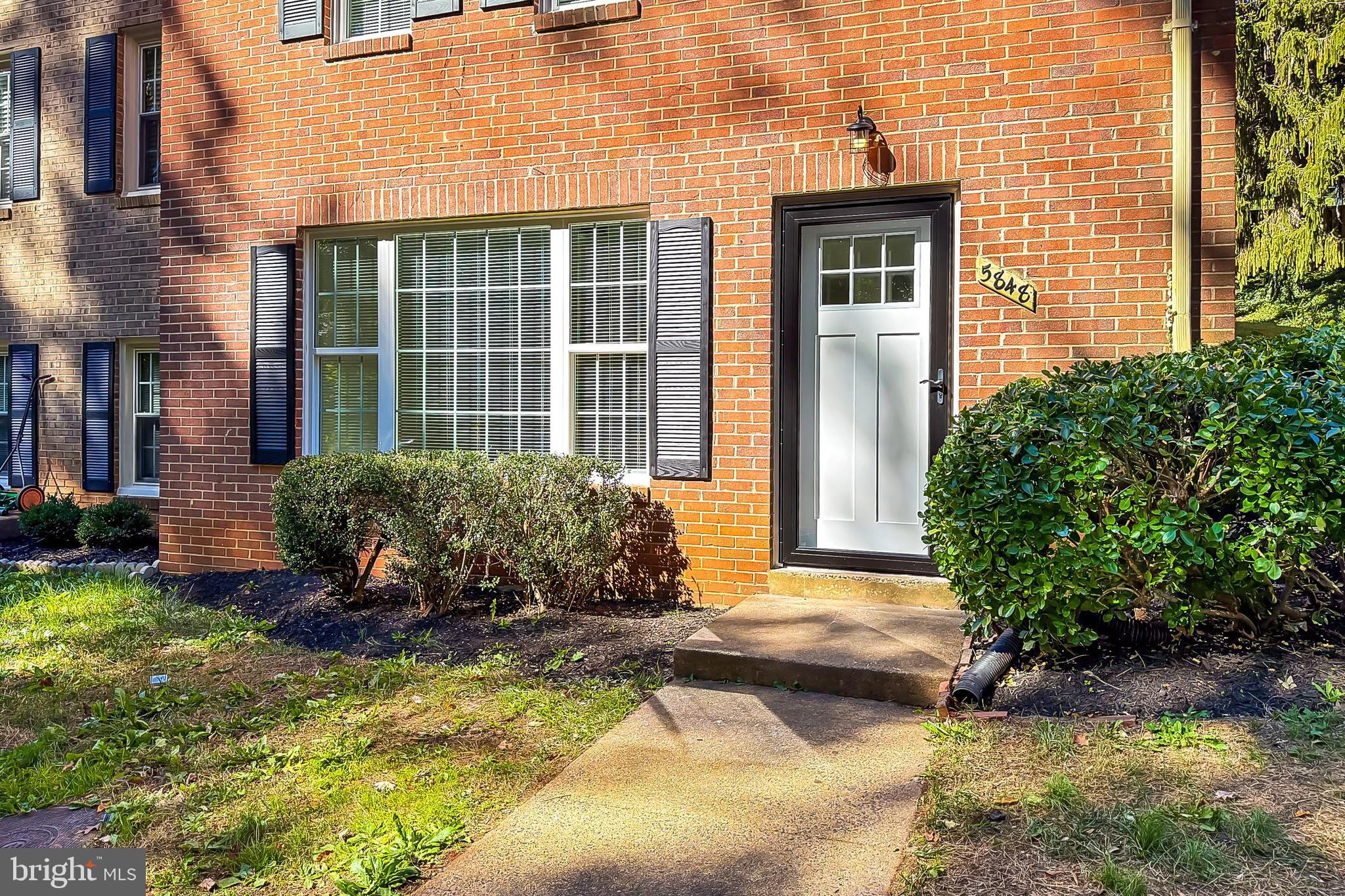 BURKE STATION SQUARE - Residential