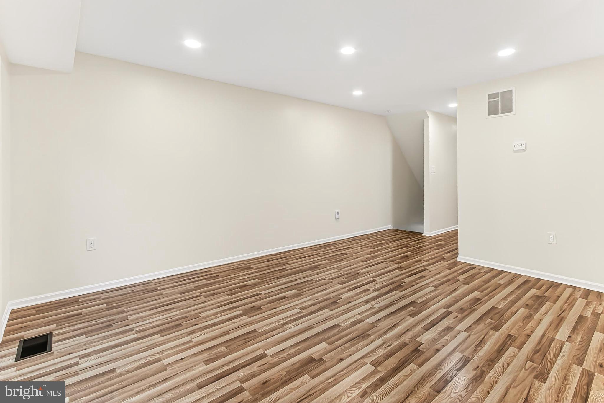 BURKE STATION SQUARE - Residential